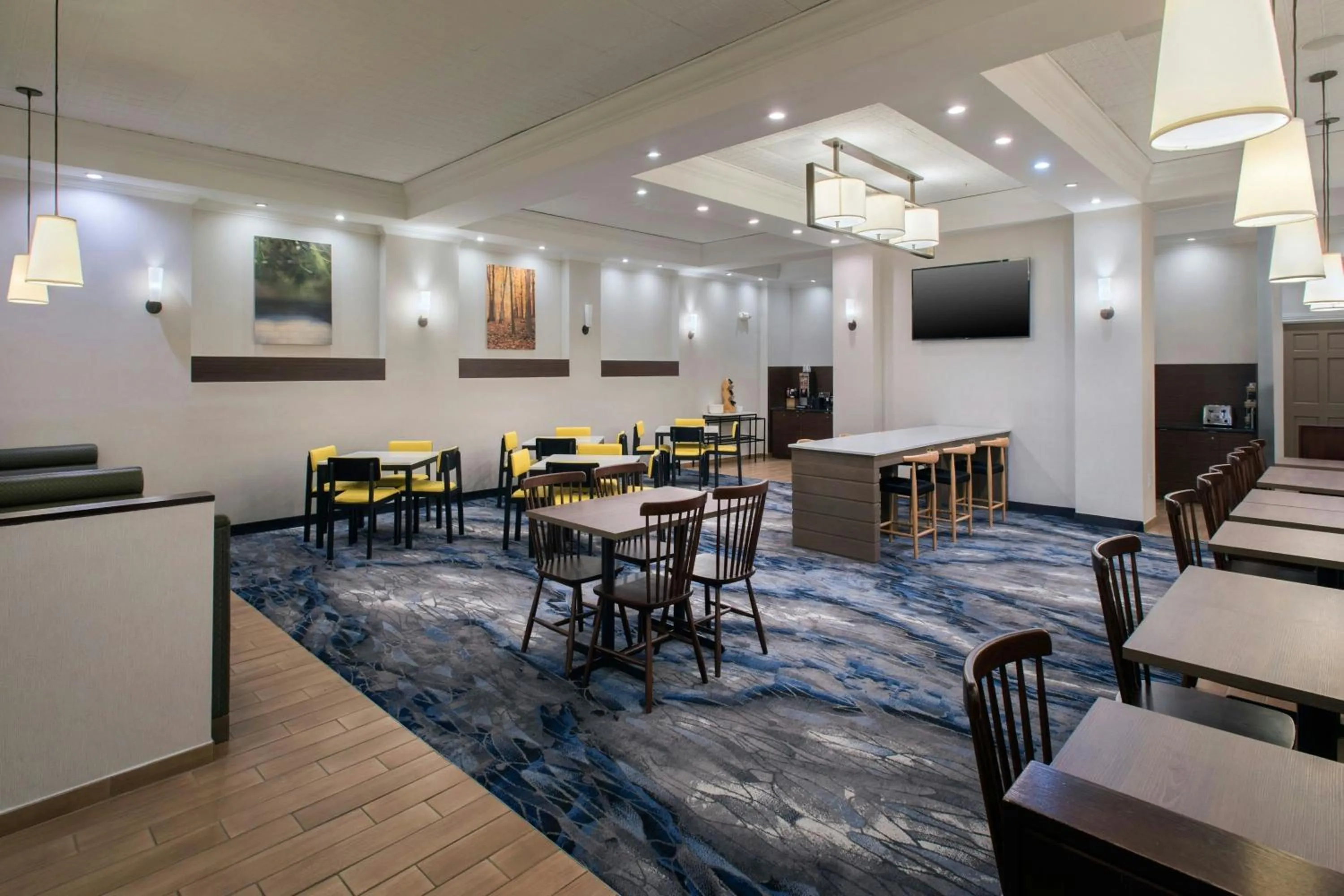 Restaurant/places to eat in Fairfield Inn & Suites by Marriott Albany Downtown
