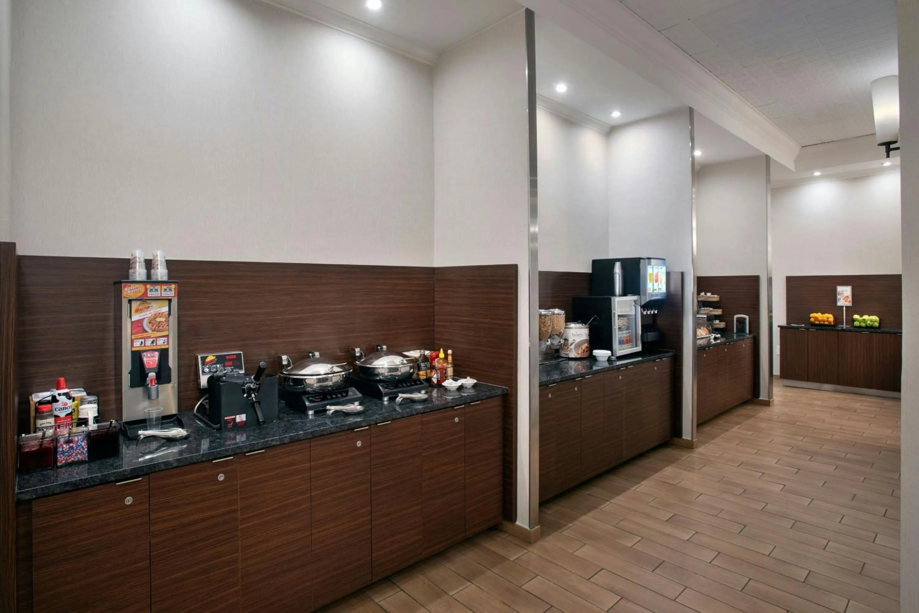 Breakfast in Fairfield Inn & Suites by Marriott Albany Downtown