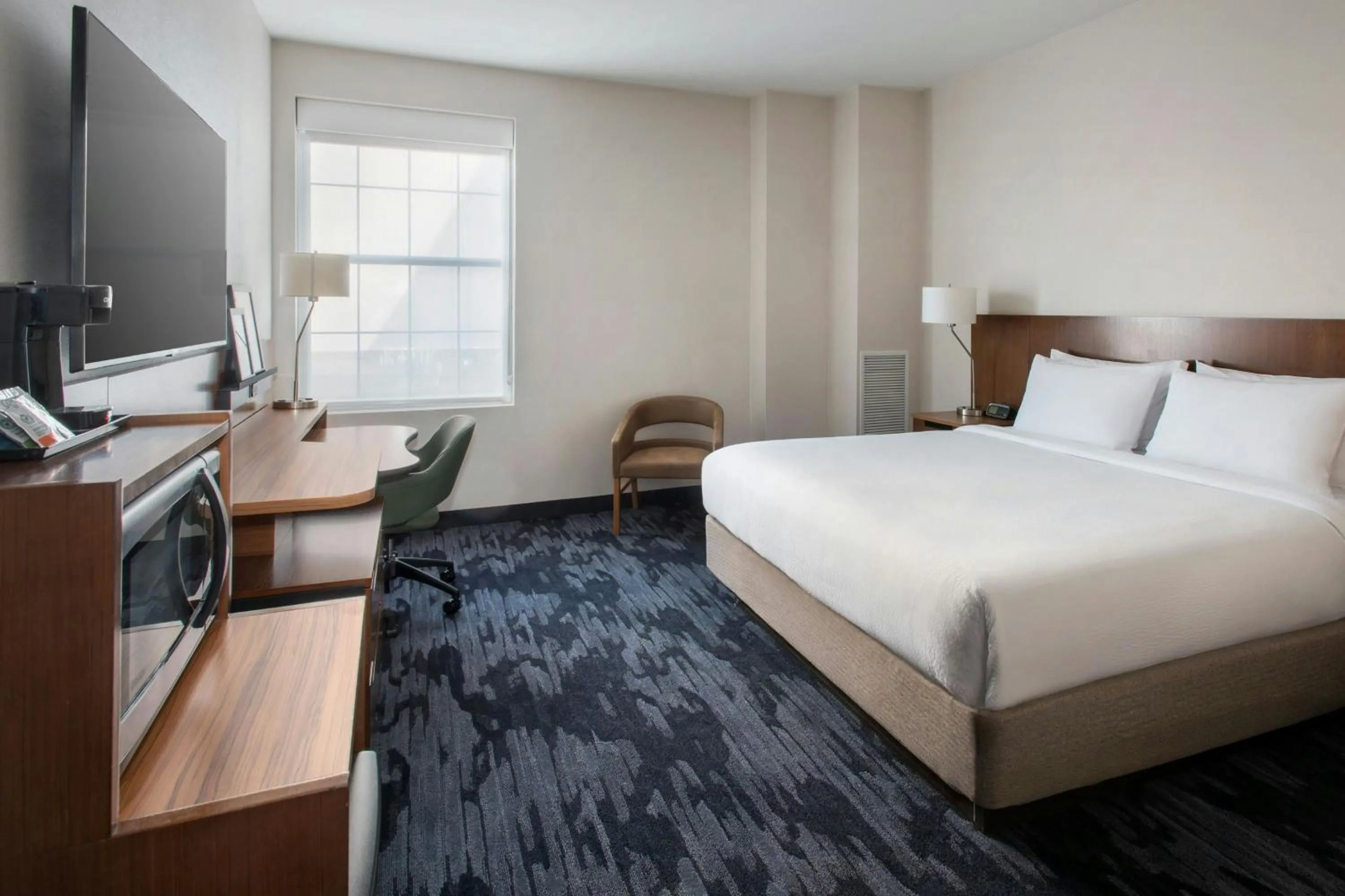 Photo of the whole room, Bed in Fairfield Inn & Suites by Marriott Albany Downtown