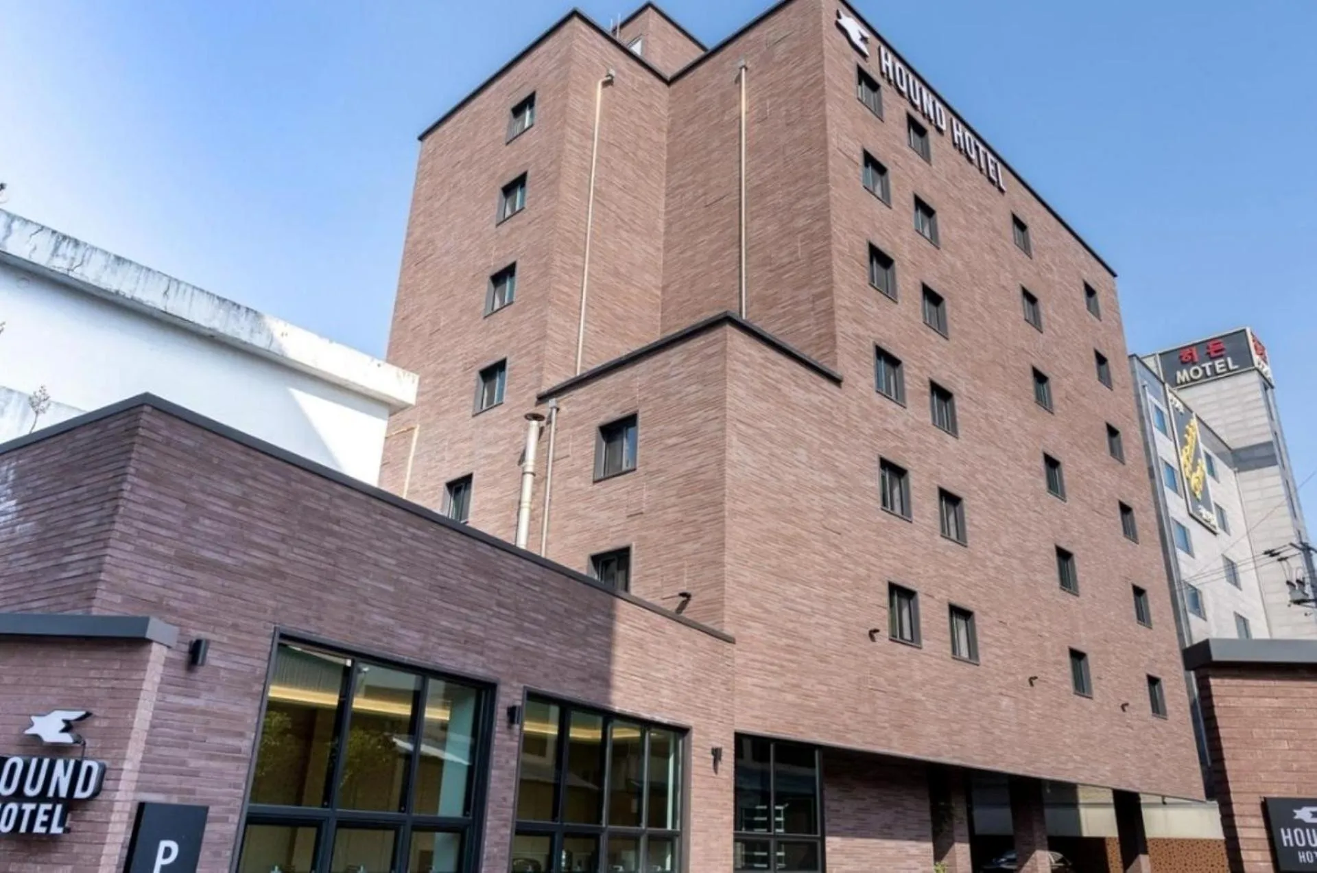 Property building in Hound Hotel Jeonju Deokjin