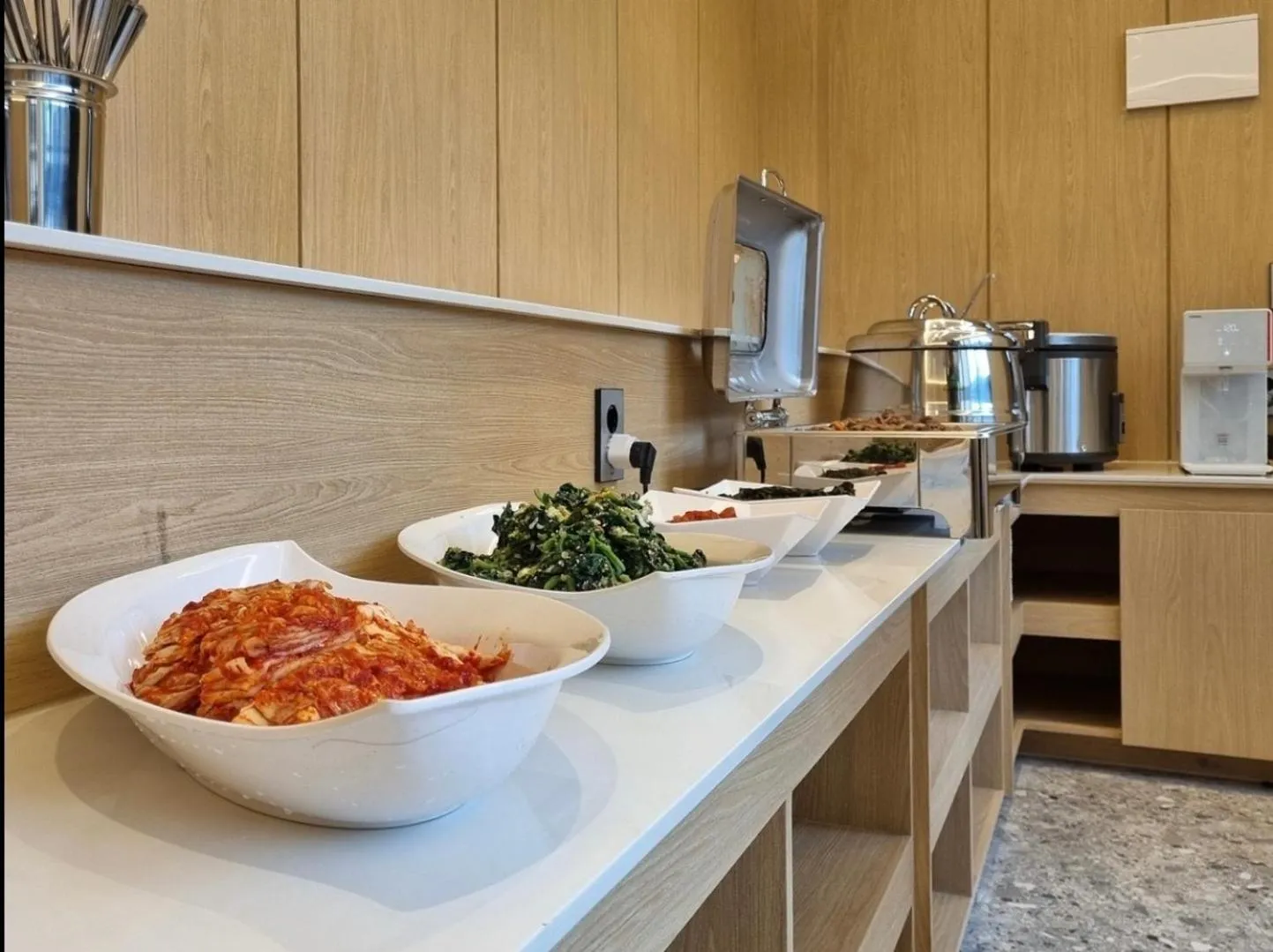 Restaurant/places to eat in Hound Hotel Jeonju Deokjin