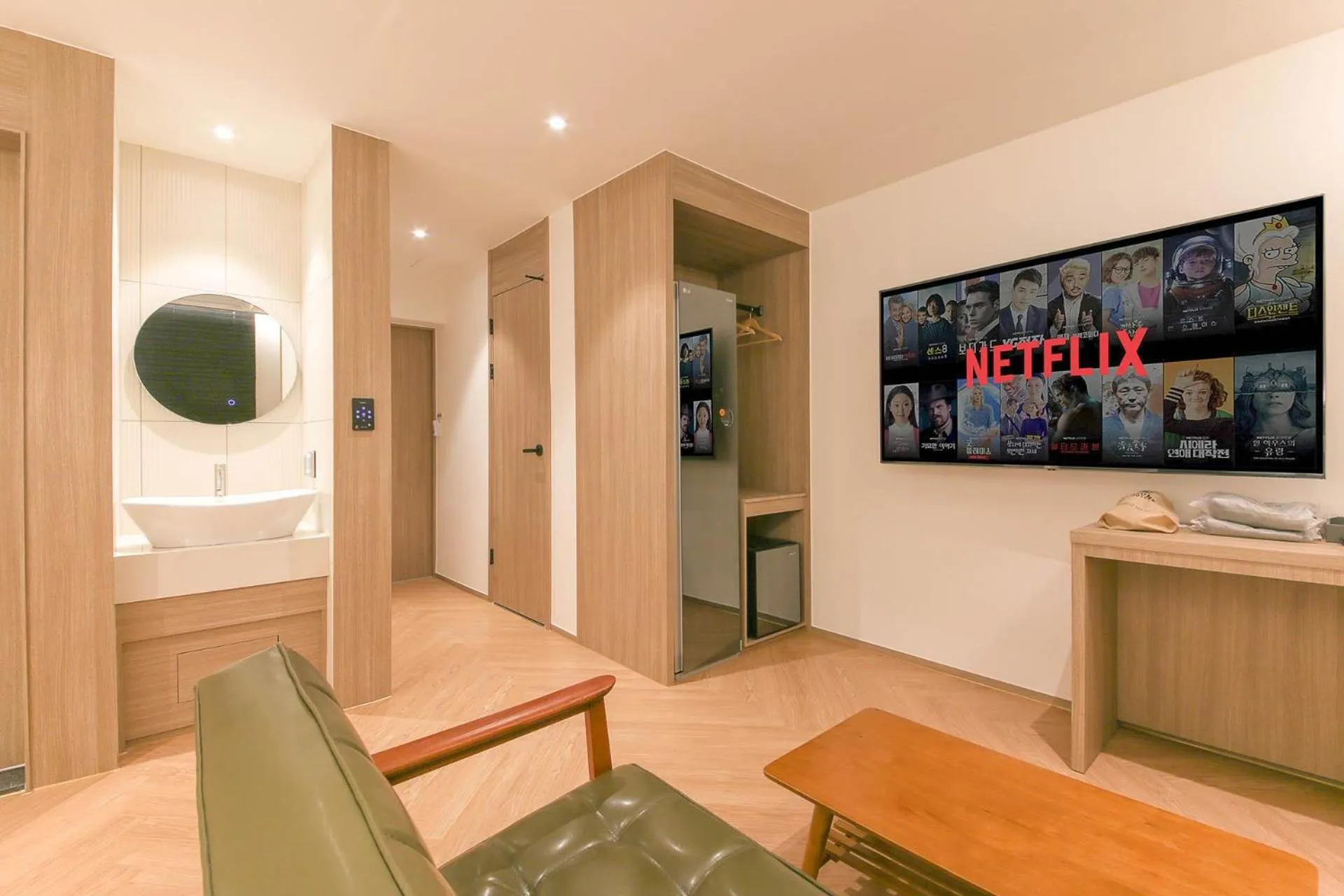 Hound Hotel Jeonju Deokjin