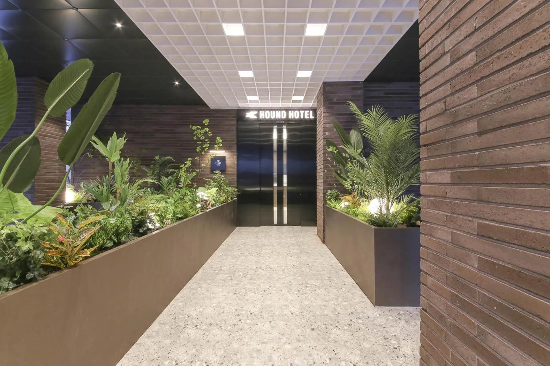 Property building in Hound Hotel Jeonju Deokjin