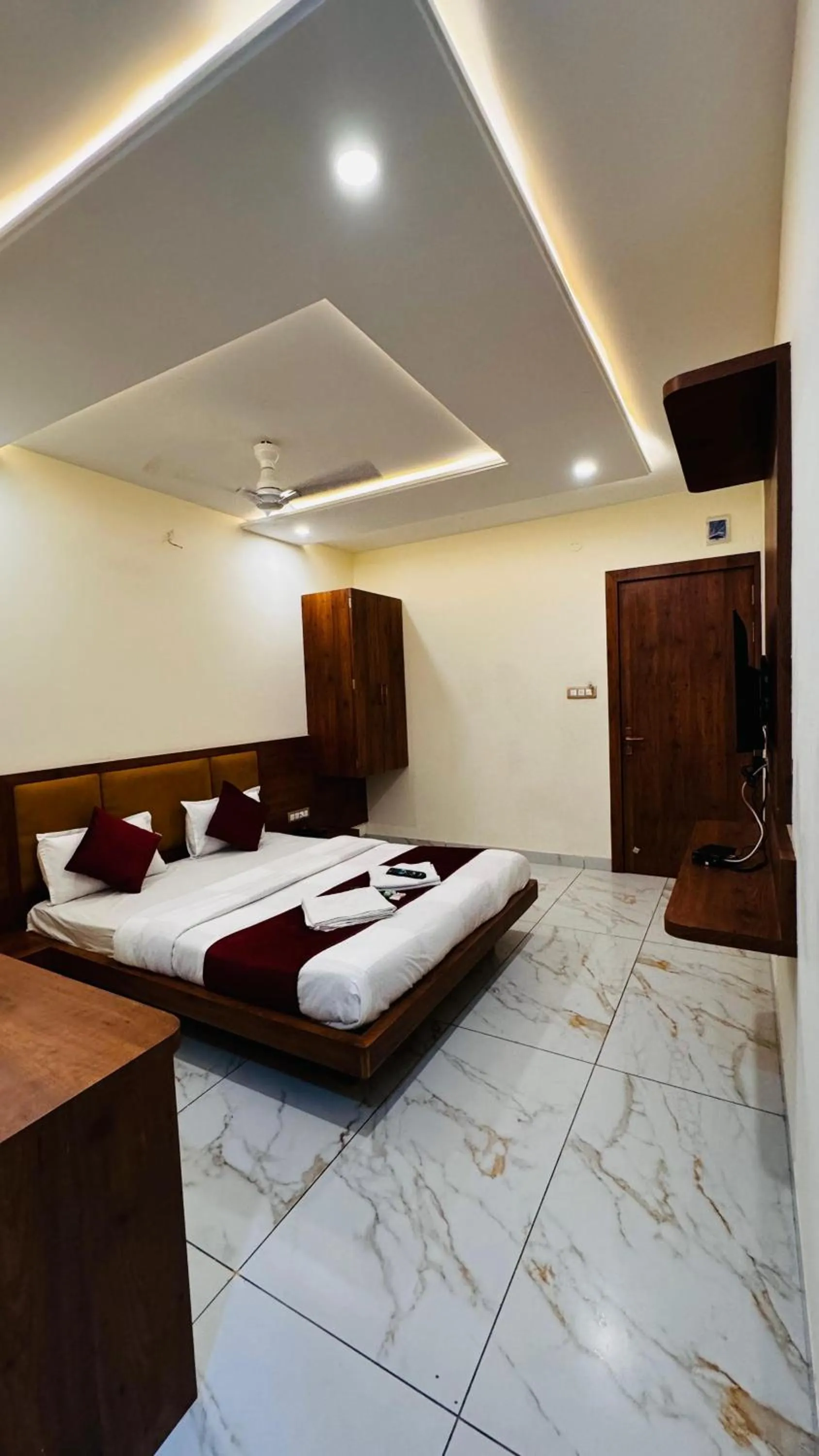 Bed in Hotel PRAKASHAM