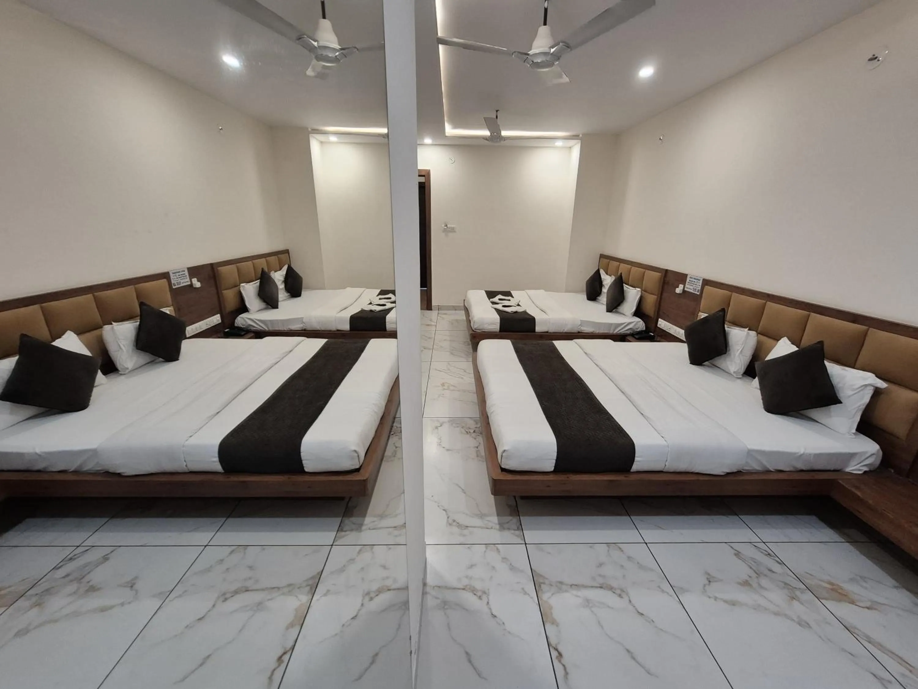 Bed in Hotel PRAKASHAM