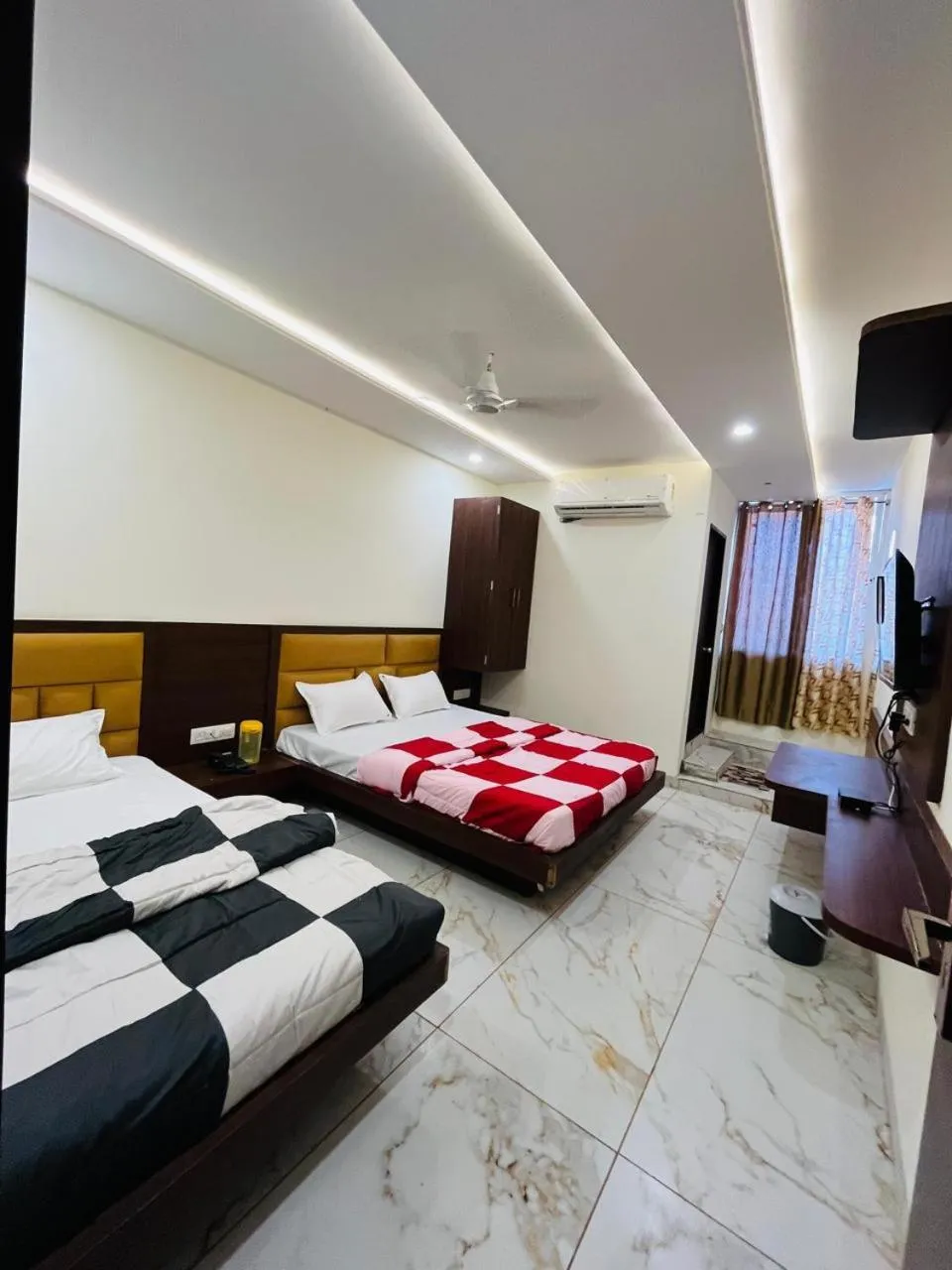 Bed in Hotel PRAKASHAM