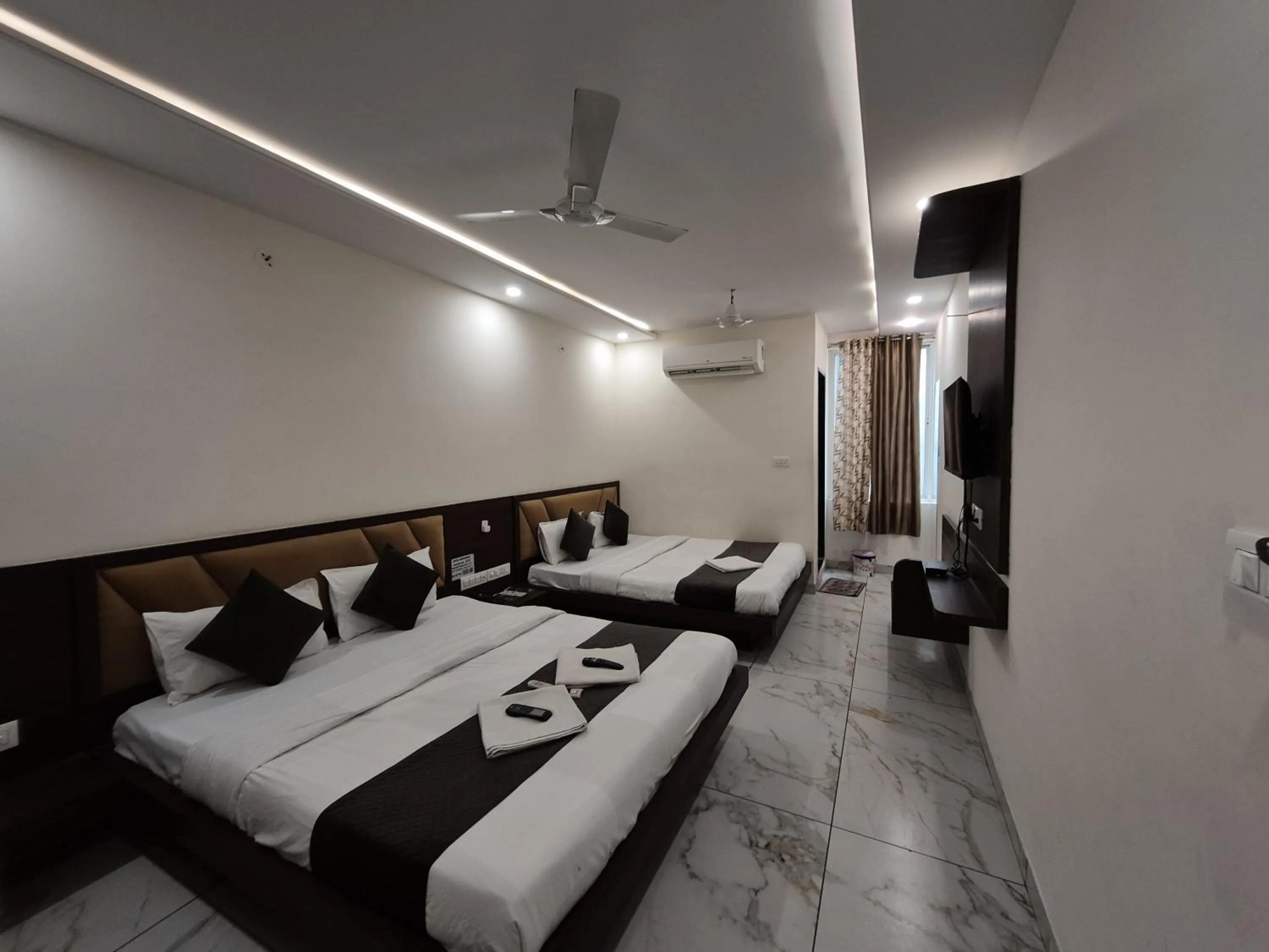 Bed in Hotel PRAKASHAM