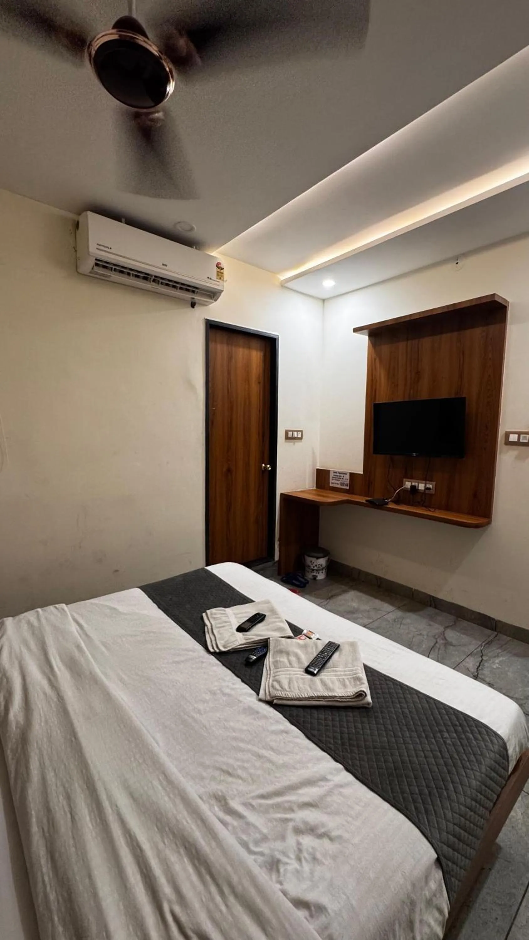 Bed in Hotel PRAKASHAM