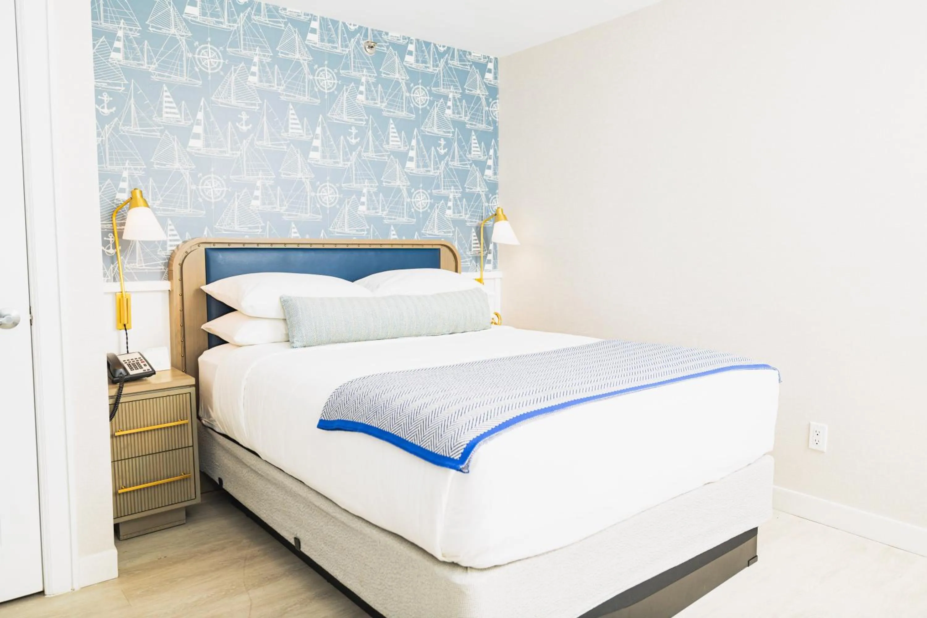 Bed in Danfords Hotel & Marina