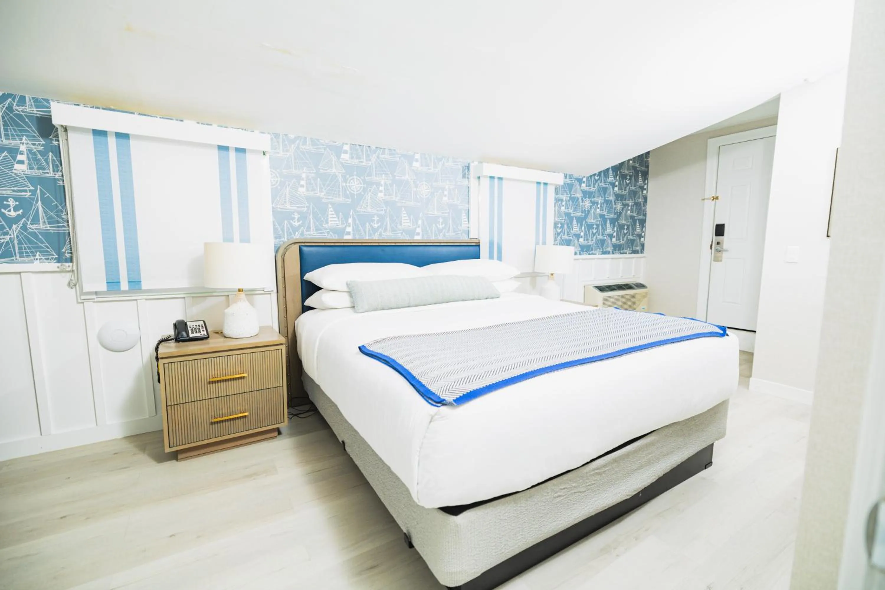 Bed in Danfords Hotel & Marina