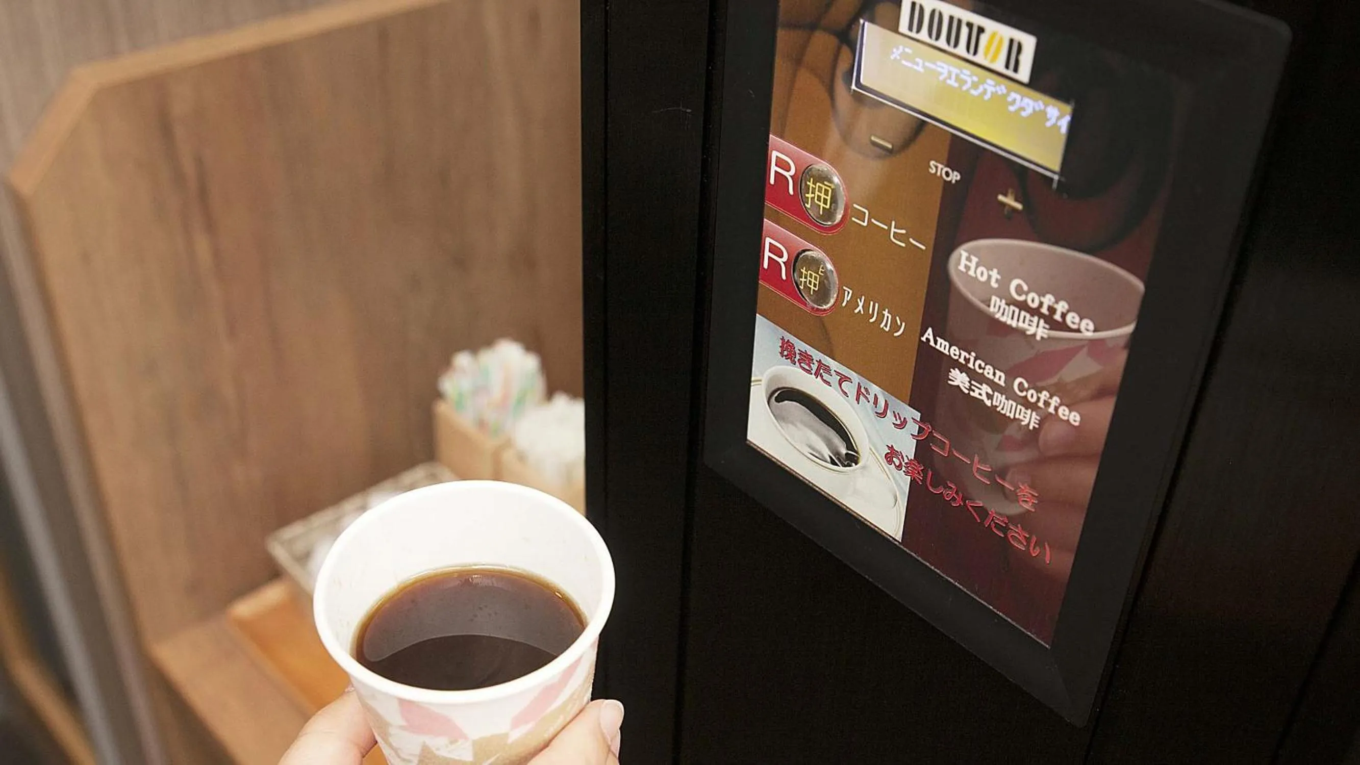 Coffee/tea facilities in Hotel Route Inn Grand Kainan Ekimae