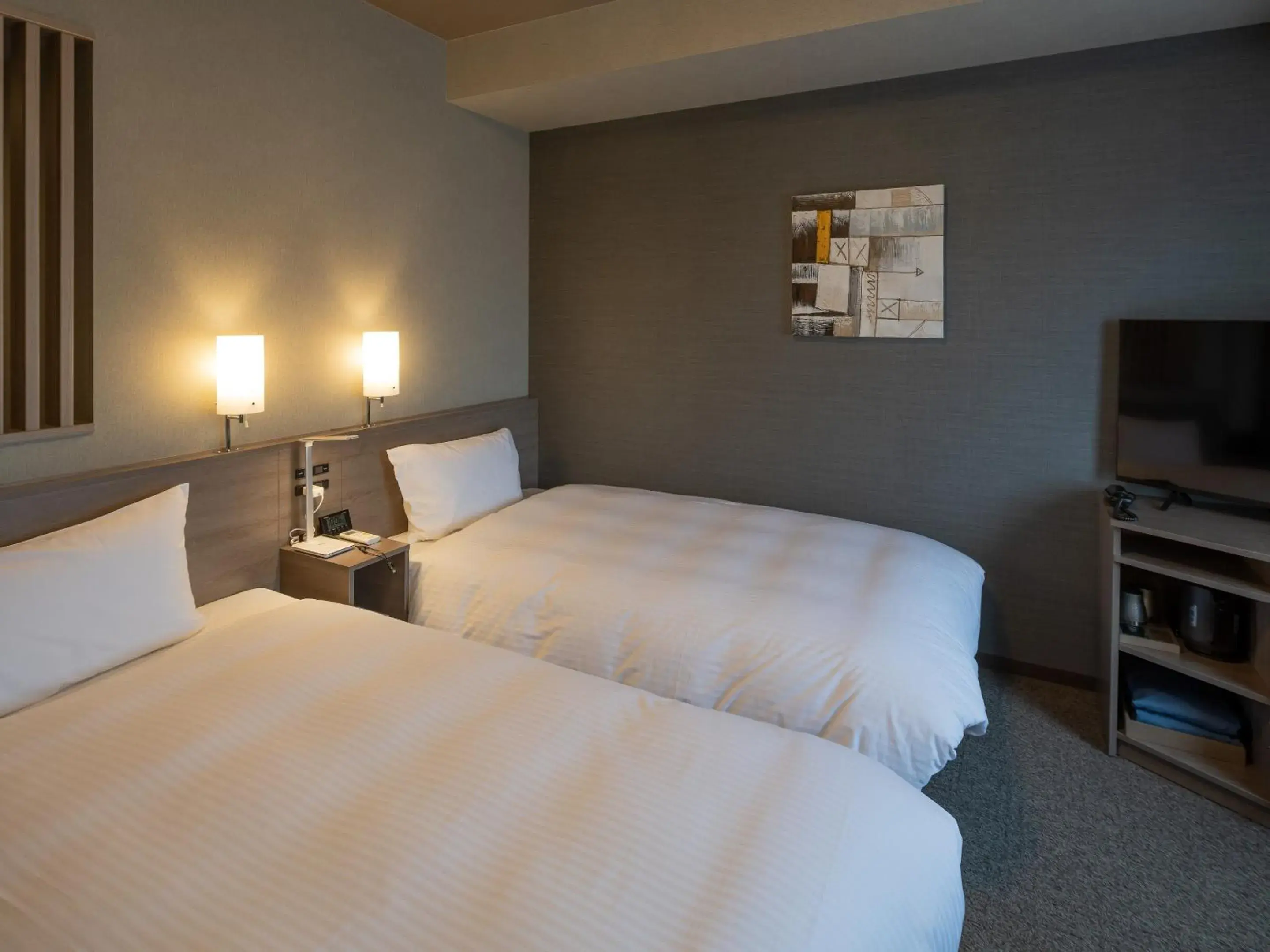 Twin Room - single occupancy - Non-Smoking in Hotel Route Inn Grand Wakayama Eki Higashiguchi Twin Room - single occupancy - Non-Smoking in Hotel Route Inn Grand Wakayama Eki Higashiguchi