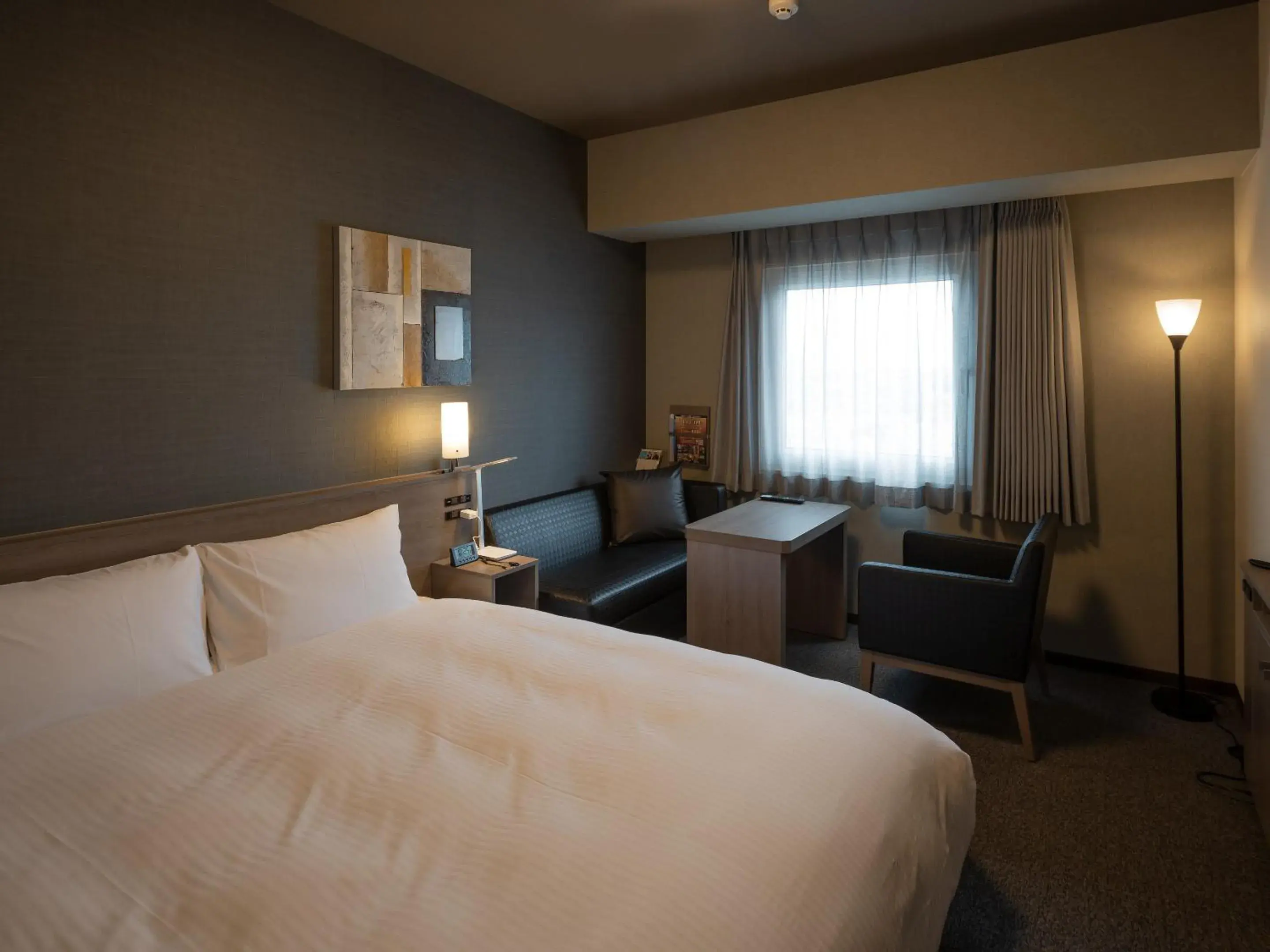 Double Room with Small Double Bed - single occupancy - Non-Smoking in Hotel Route Inn Grand Wakayama Eki Higashiguchi Double Room with Small Double Bed - single occupancy - Non-Smoking in Hotel Route Inn Grand Wakayama Eki Higashiguchi