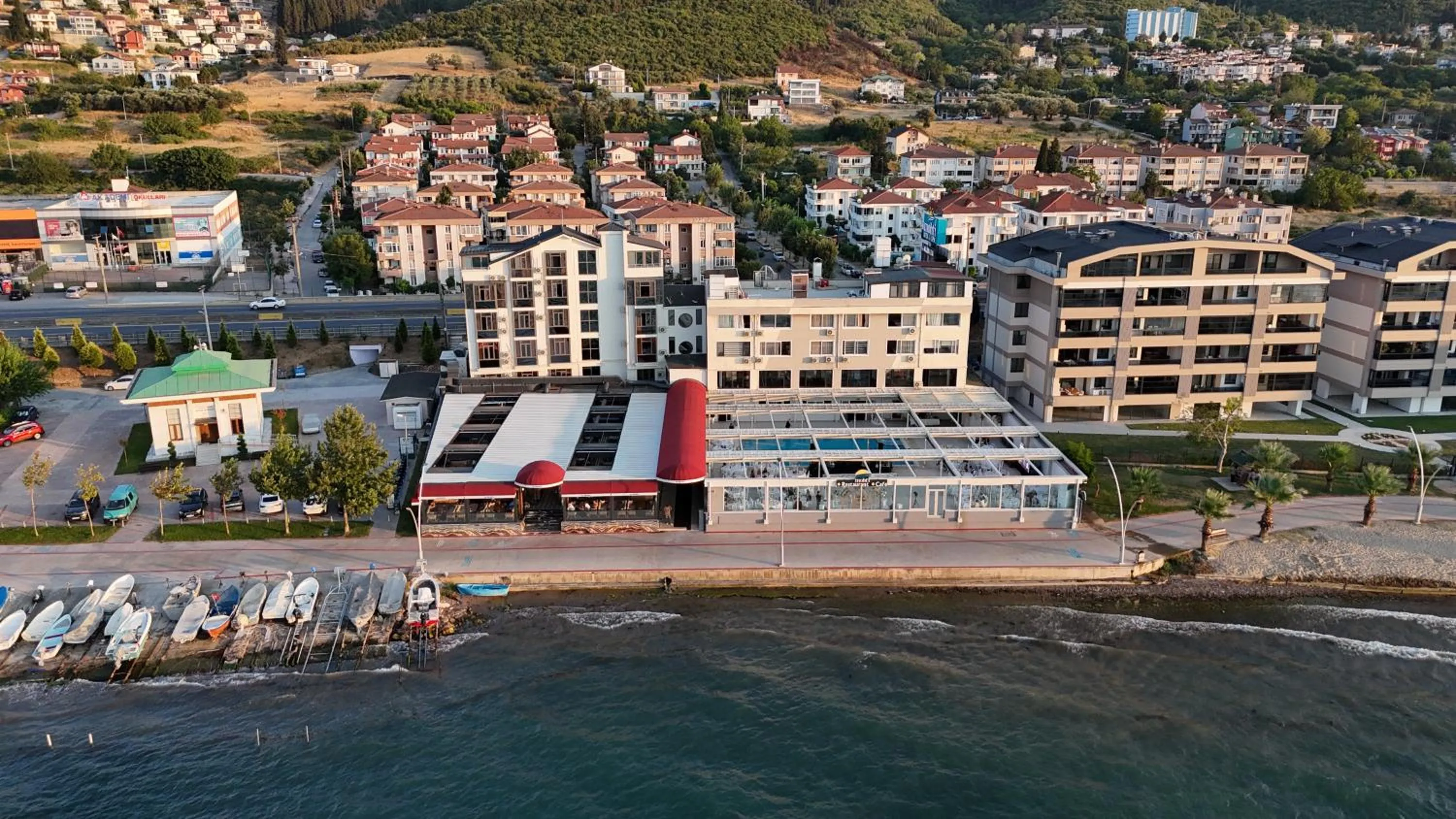 Property building in Karamürsel Mohti Otel Fitness Organizasyon