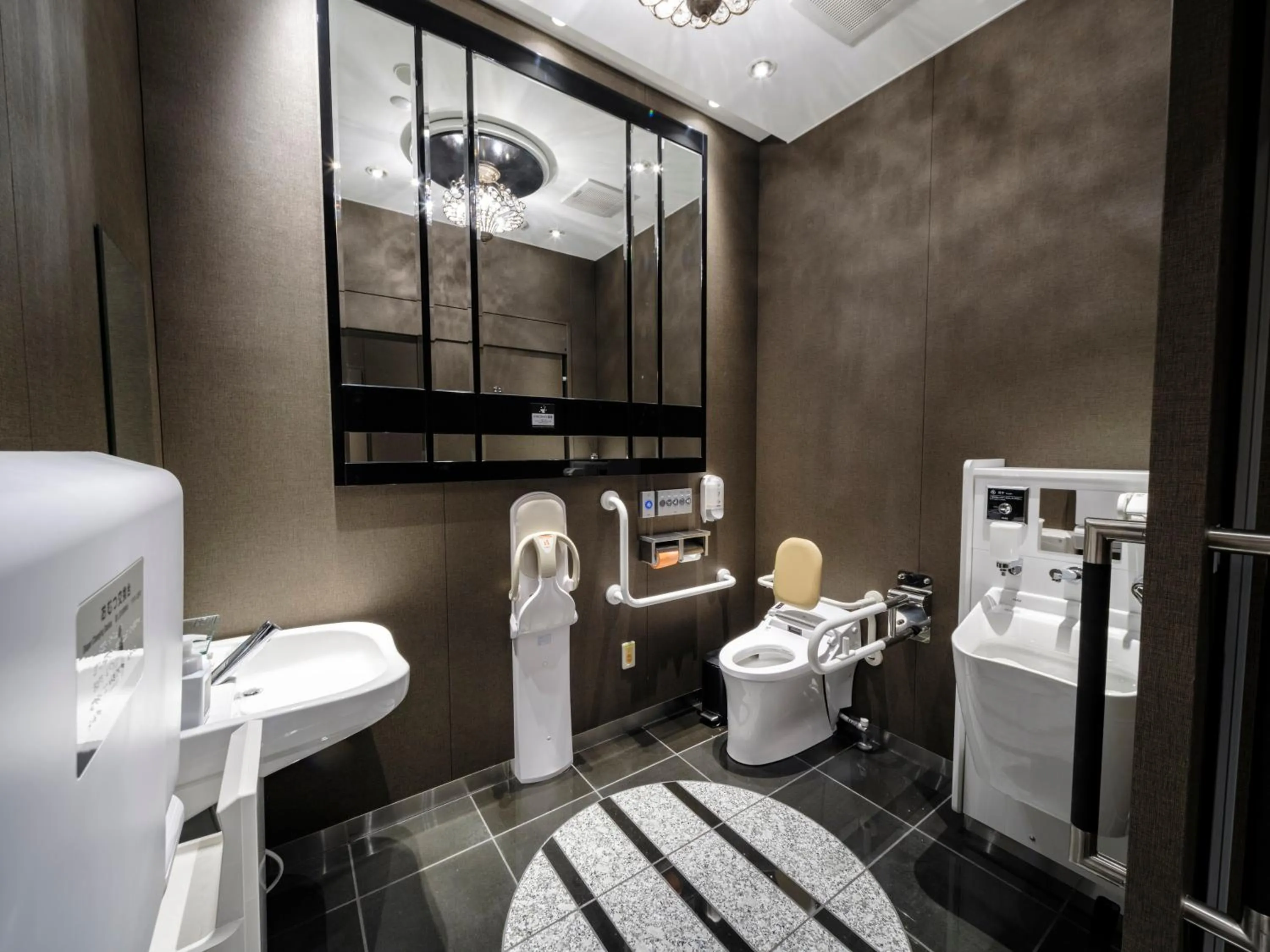 Toilet in APA Hotel AkihabaraSuehirocho Ekimae -Electric Town-