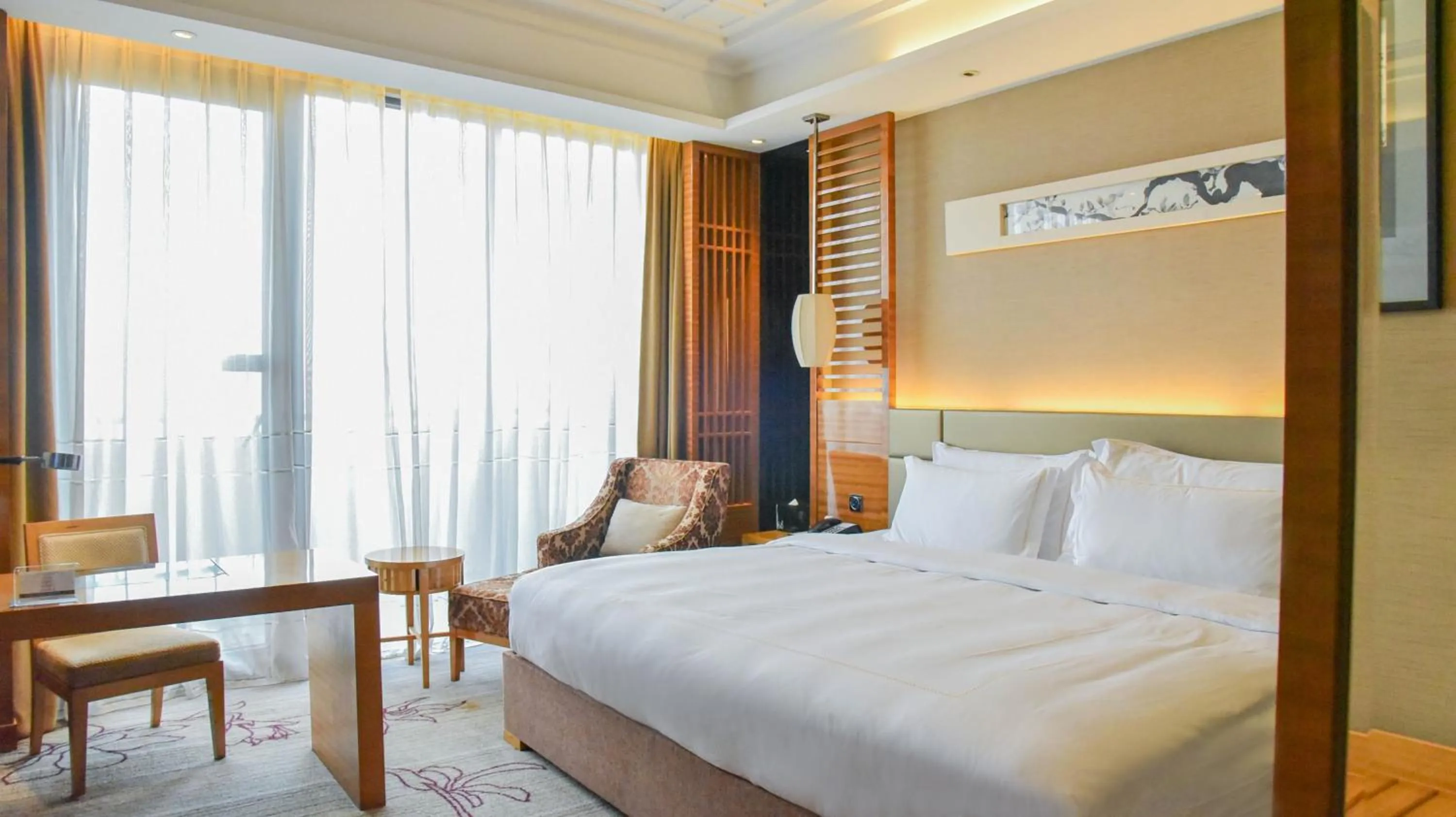 Photo of the whole room, Bed in Pullman Foshan Shunde