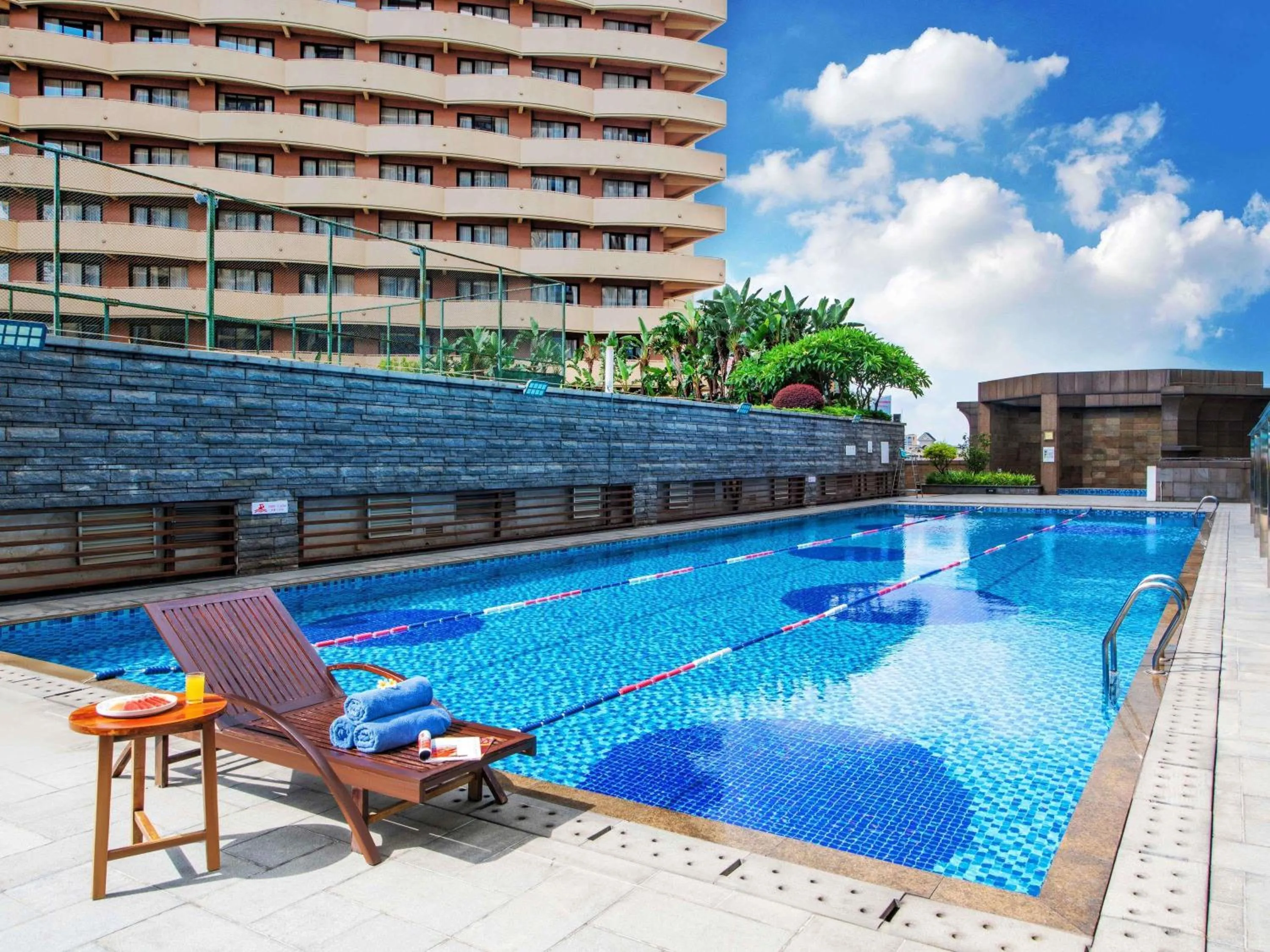 Pool view in Pullman Foshan Shunde
