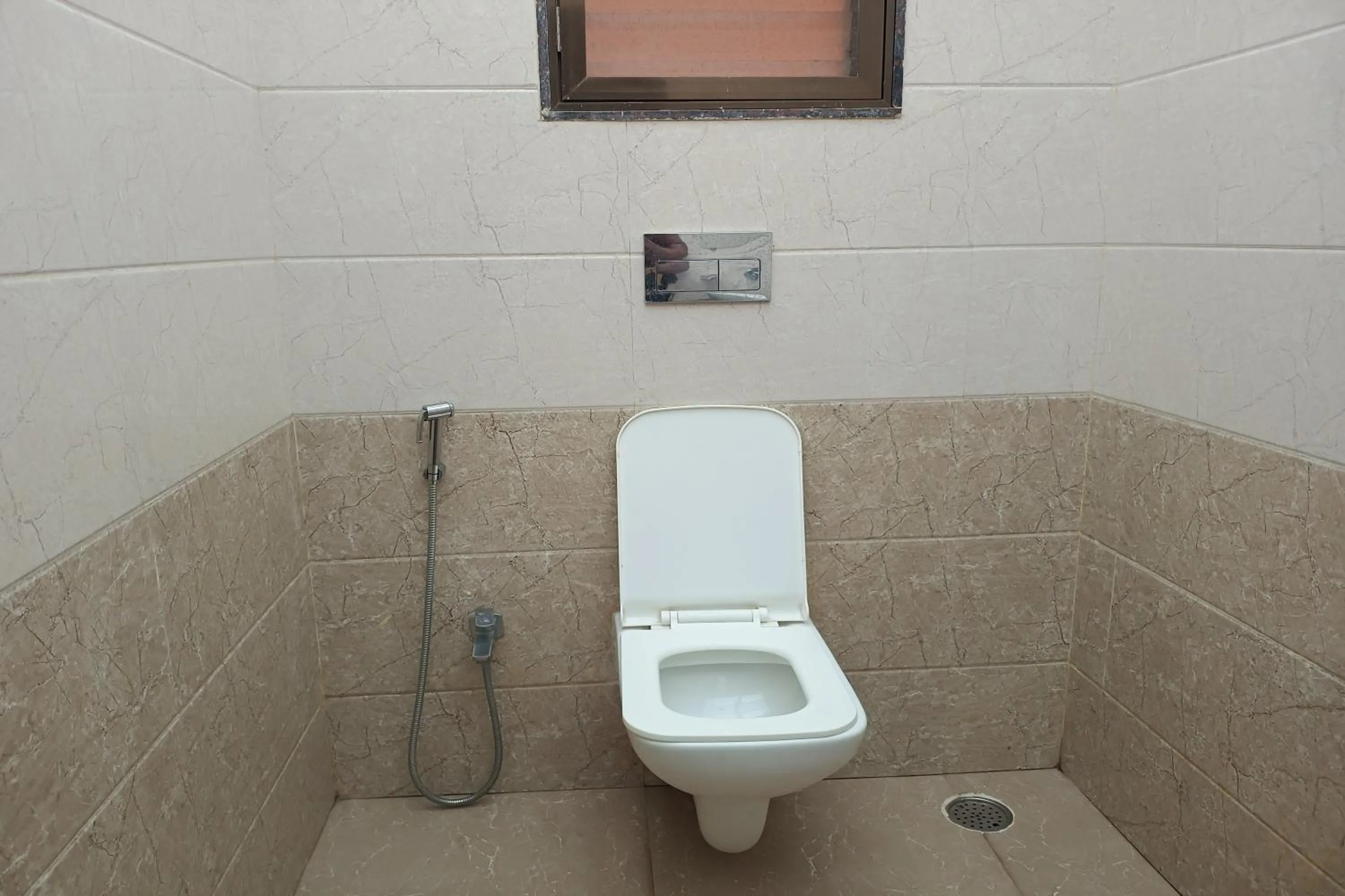 Bathroom in Hotel Apratim Lodging & Boarding