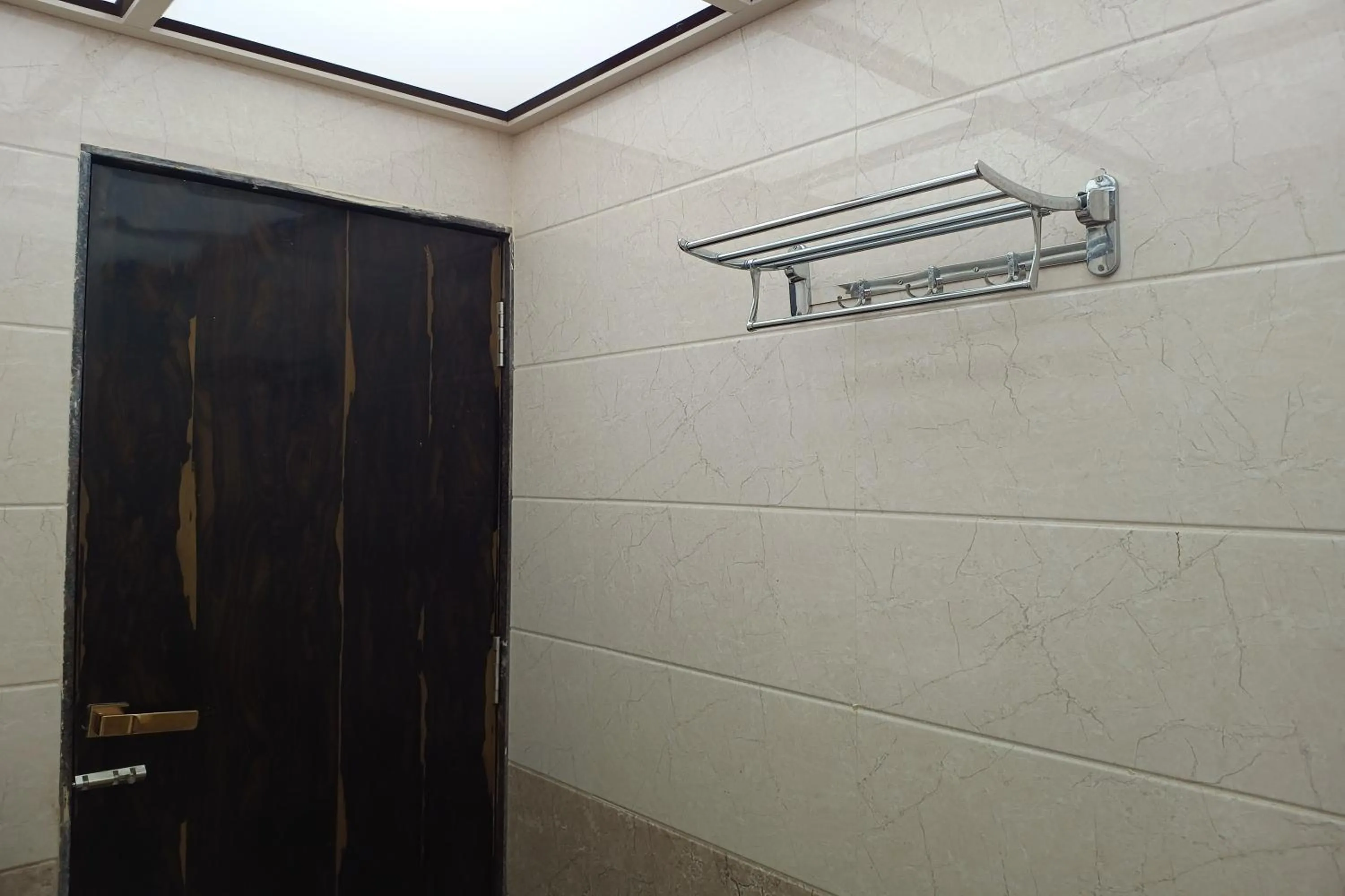 Bathroom in Hotel Apratim Lodging & Boarding