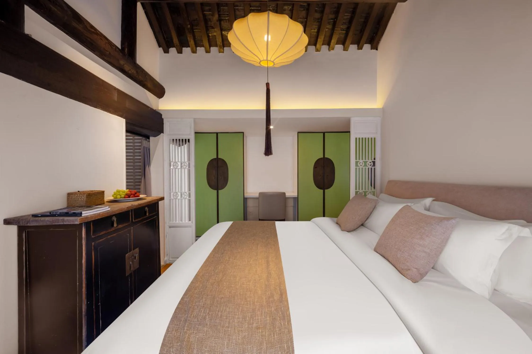 Bed in Beijing Le Zai Nan Luo Gu Xiang Wang Fu Jing Forbidden City Courtyard Hotel&Free laundry service&Free coffee &Paid Dumpling experience service