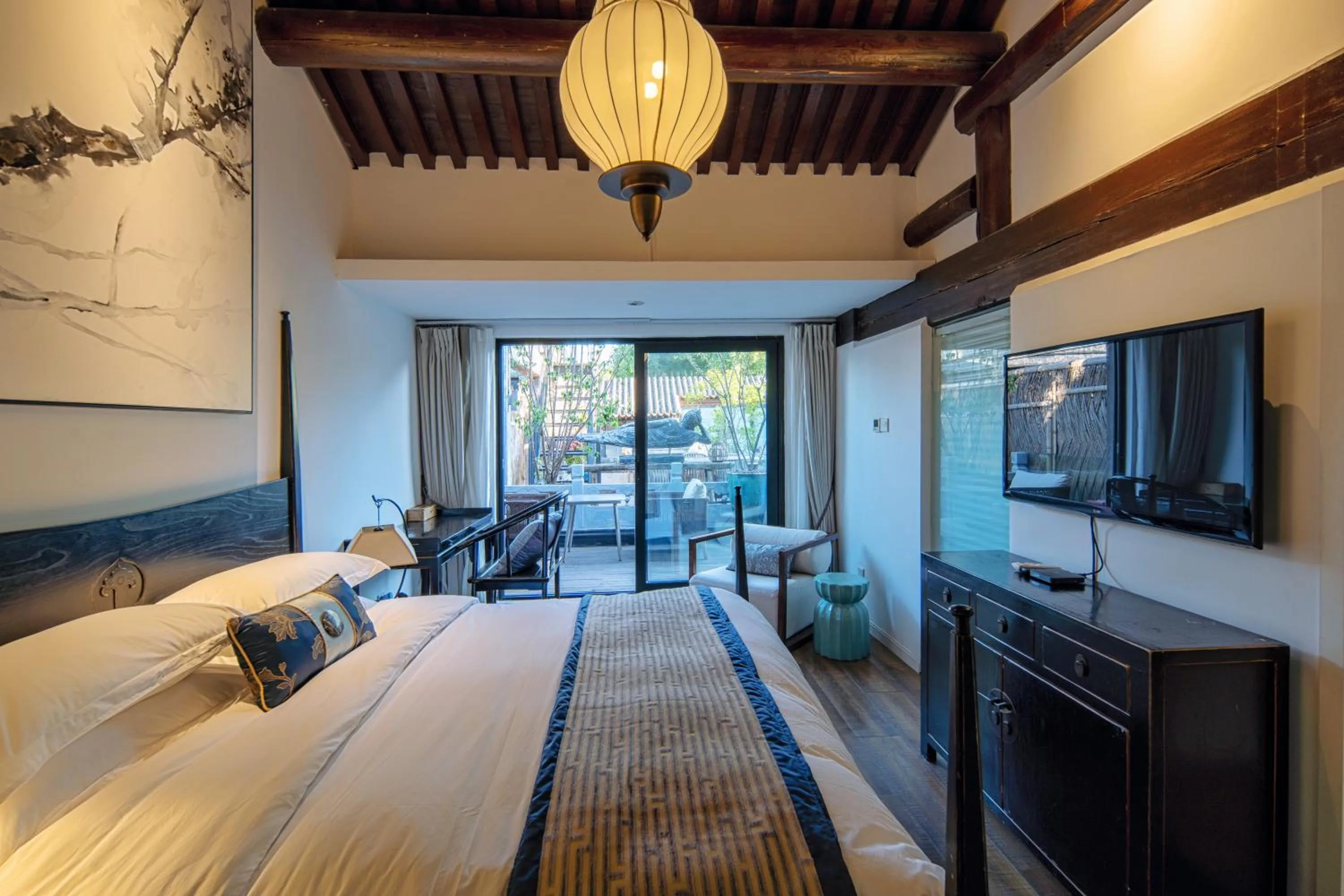 Bed in Beijing Le Zai Nan Luo Gu Xiang Wang Fu Jing Forbidden City Courtyard Hotel&Free laundry service&Free coffee &Paid Dumpling experience service