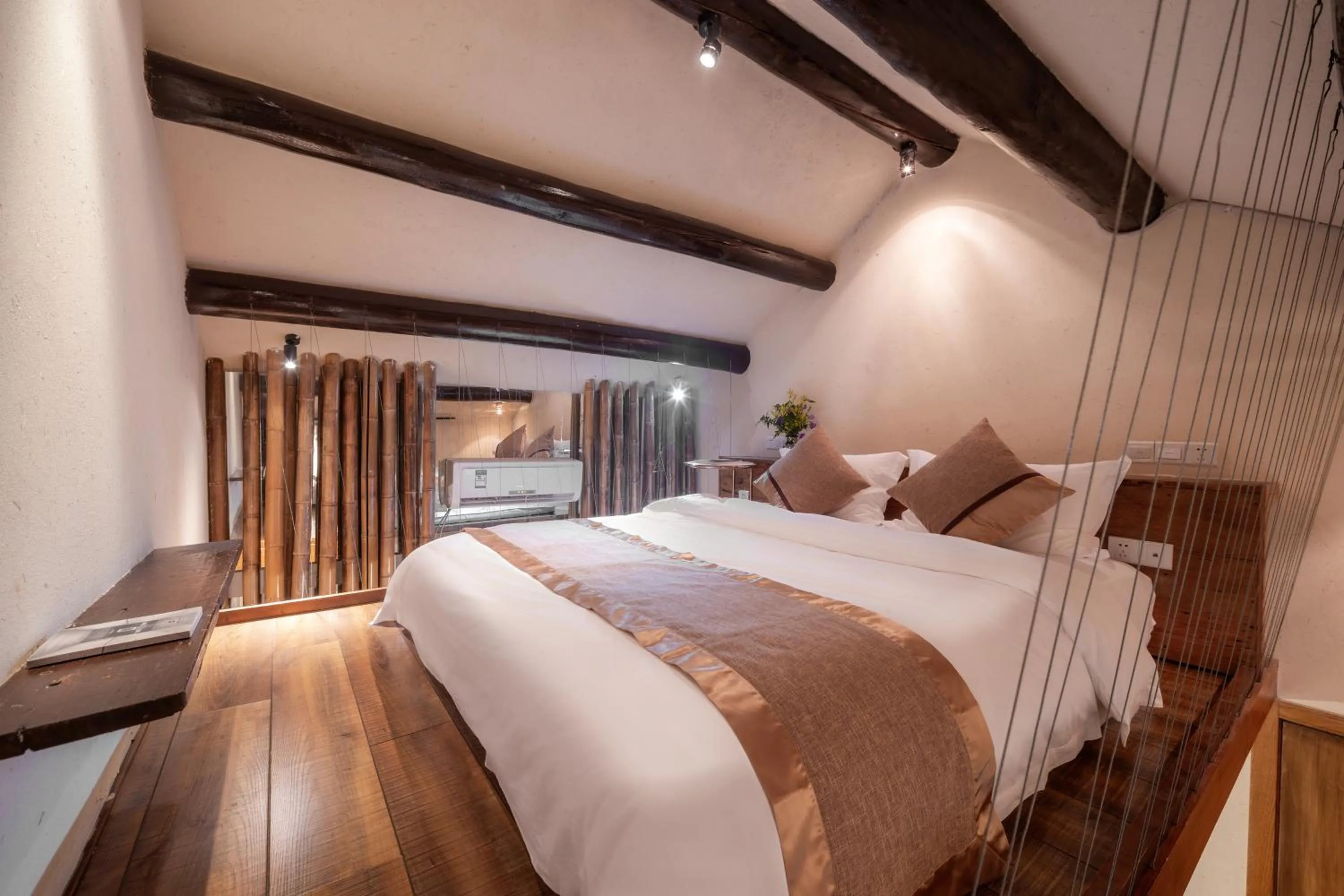 Bed in Beijing Le Zai Nan Luo Gu Xiang Wang Fu Jing Forbidden City Courtyard Hotel&Free laundry service&Free coffee &Paid Dumpling experience service