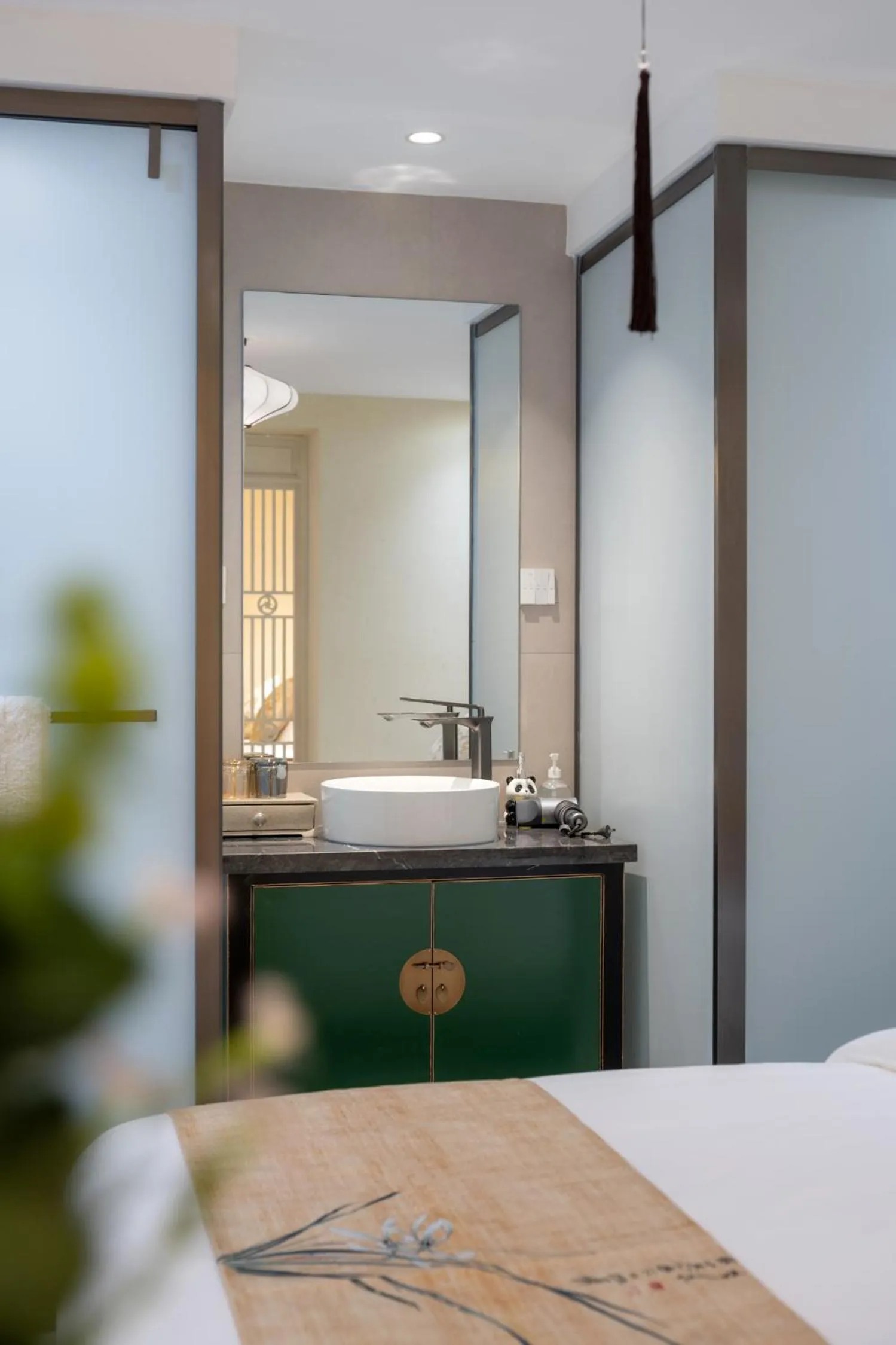 Bed in Beijing Le Zai Nan Luo Gu Xiang Wang Fu Jing Forbidden City Courtyard Hotel&Free laundry service&Free coffee &Paid Dumpling experience service