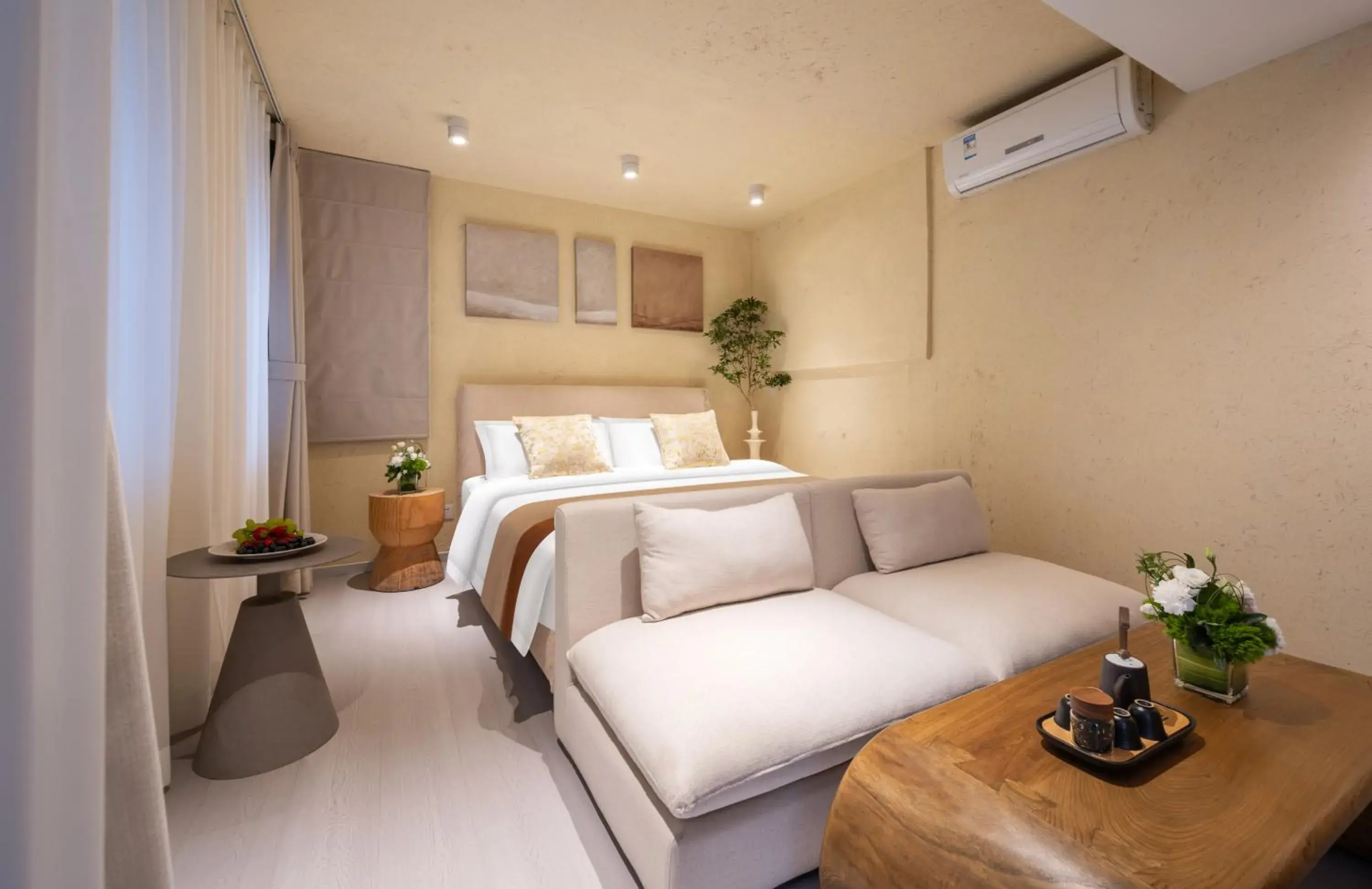 Loft Sunshine Family Room - Double Bathroom in Beijing Le Zai Nan Luo Gu Xiang Wang Fu Jing Forbidden City Courtyard Hotel Loft Sunshine Family Room - Double Bathroom in Beijing Le Zai Nan Luo Gu Xiang Wang Fu Jing Forbidden City Courtyard Hotel