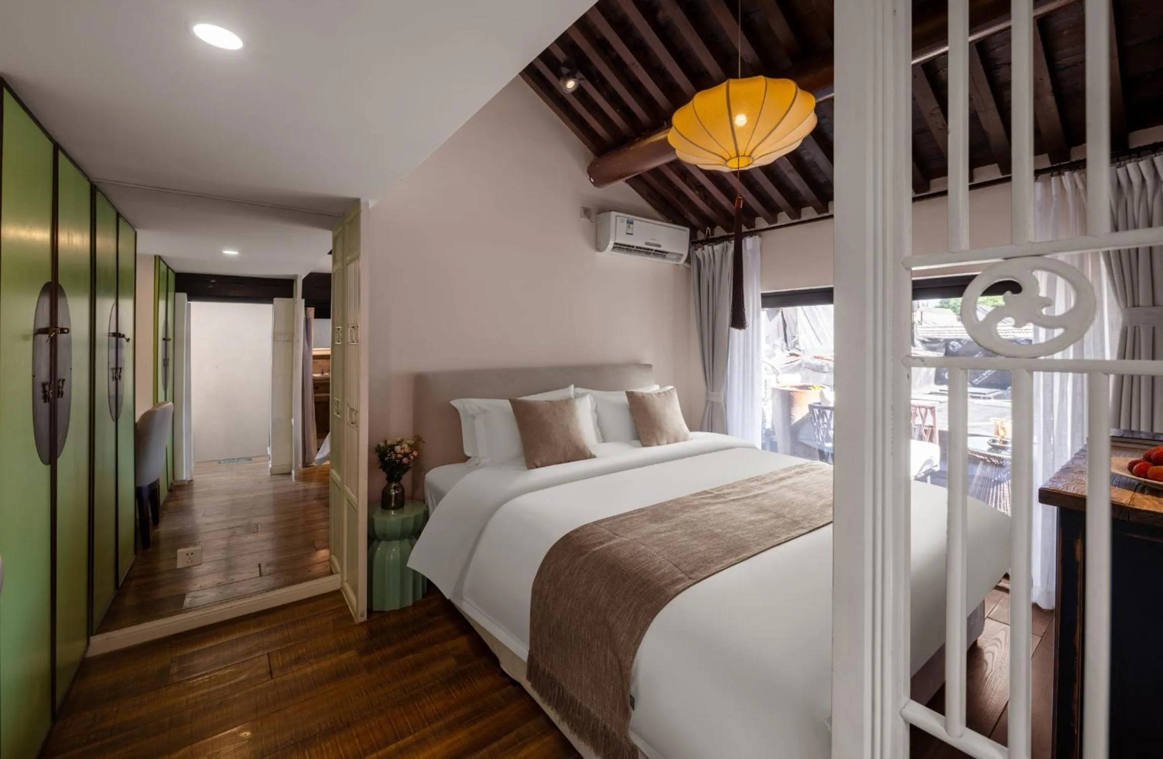 Bed in Beijing Le Zai Nan Luo Gu Xiang Wang Fu Jing Forbidden City Courtyard Hotel&Free laundry service&Free coffee &Paid Dumpling experience service