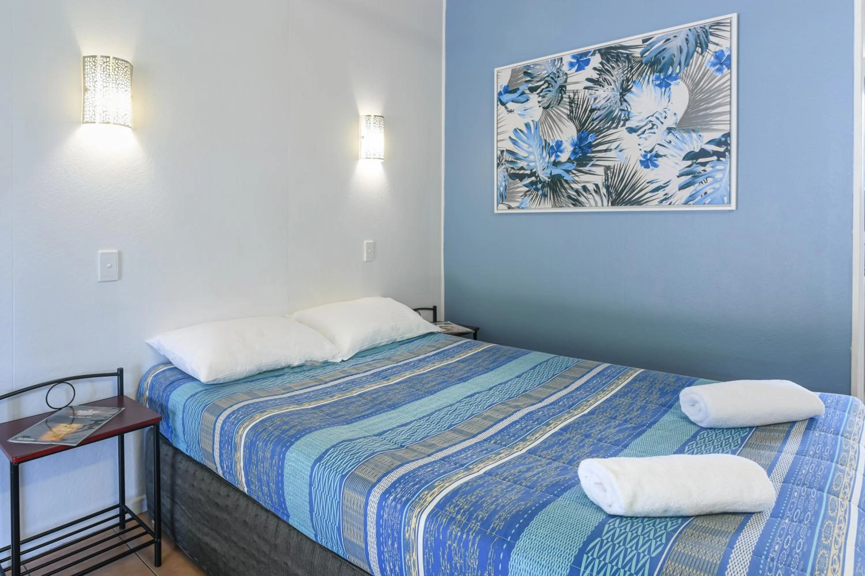 Bedroom, Bed in Cool Palms Motel