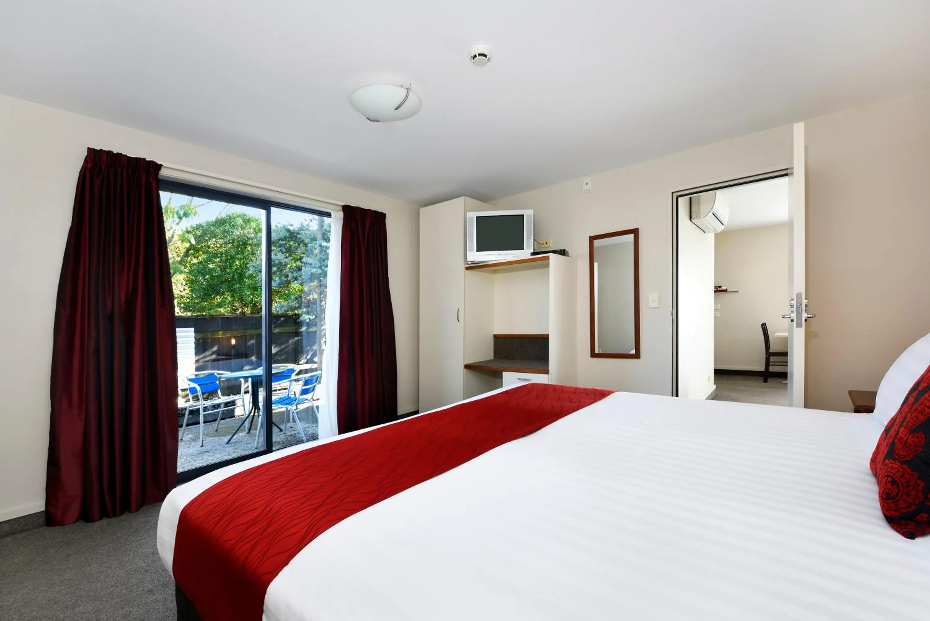 Bedroom, Bed in Gladstone Motel