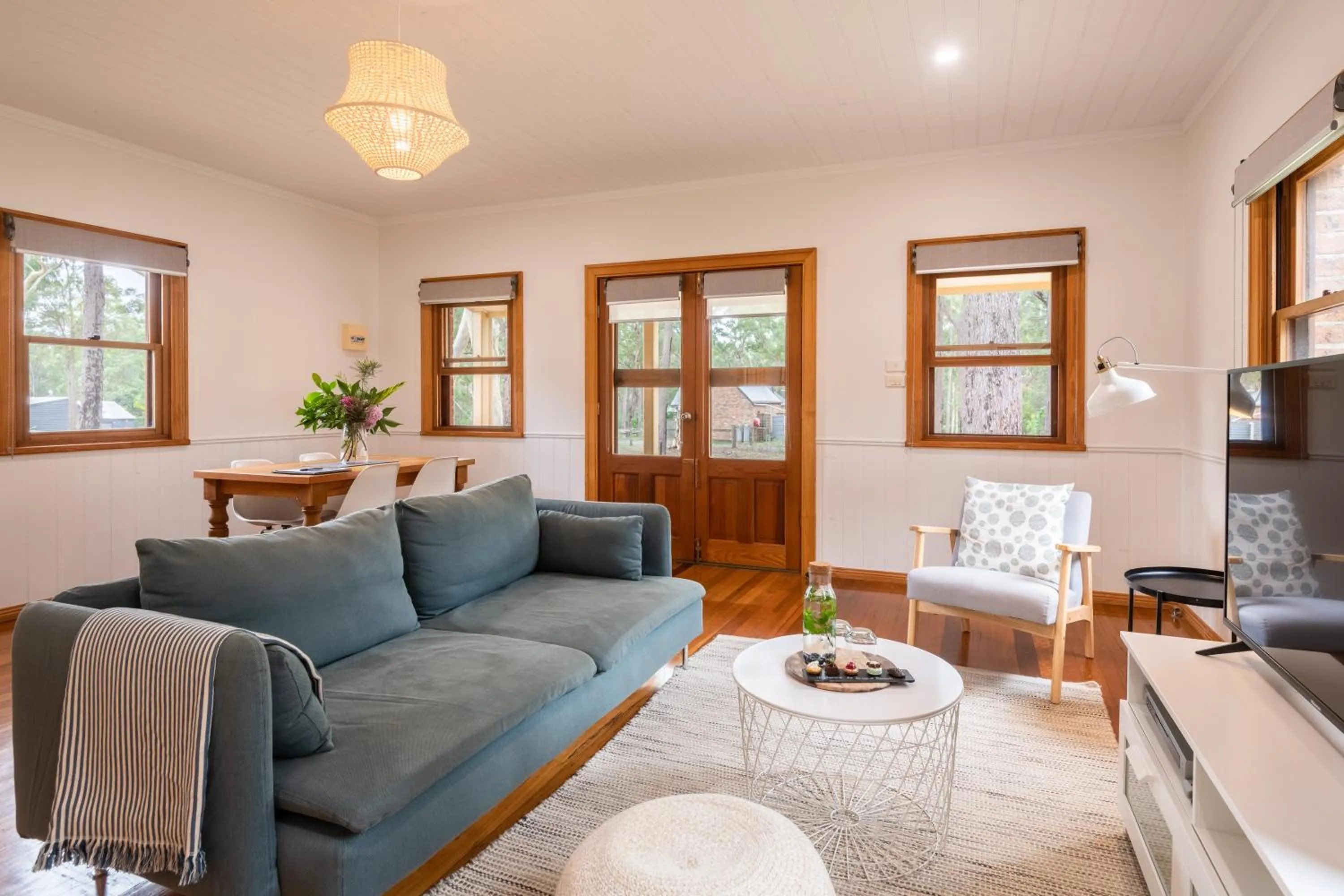 Living room in Bay and Bush Jervis Bay - Nature Retreat