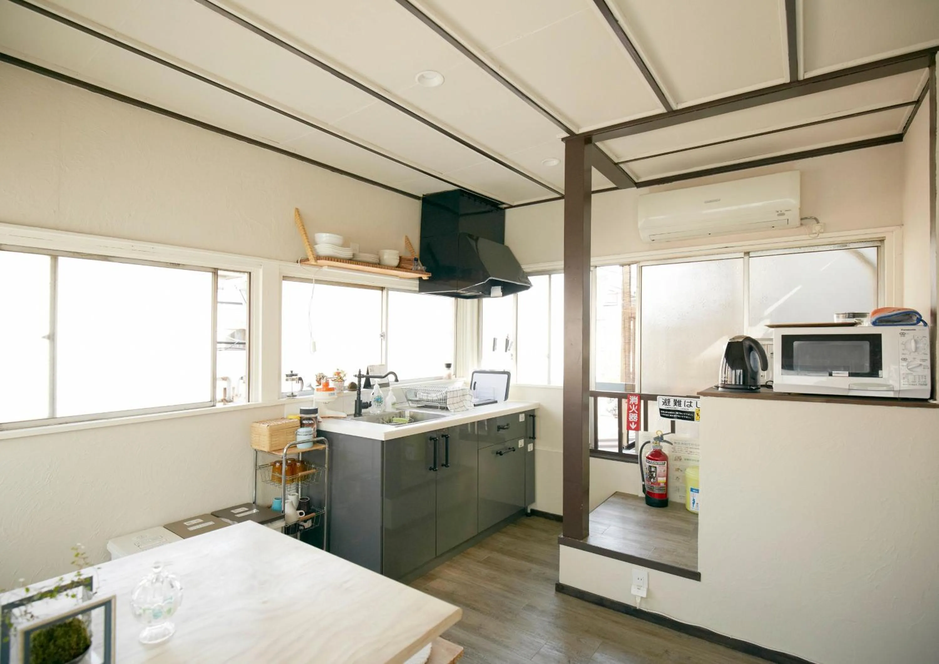 Kitchen or kitchenette in 328 Hostel & Lounge