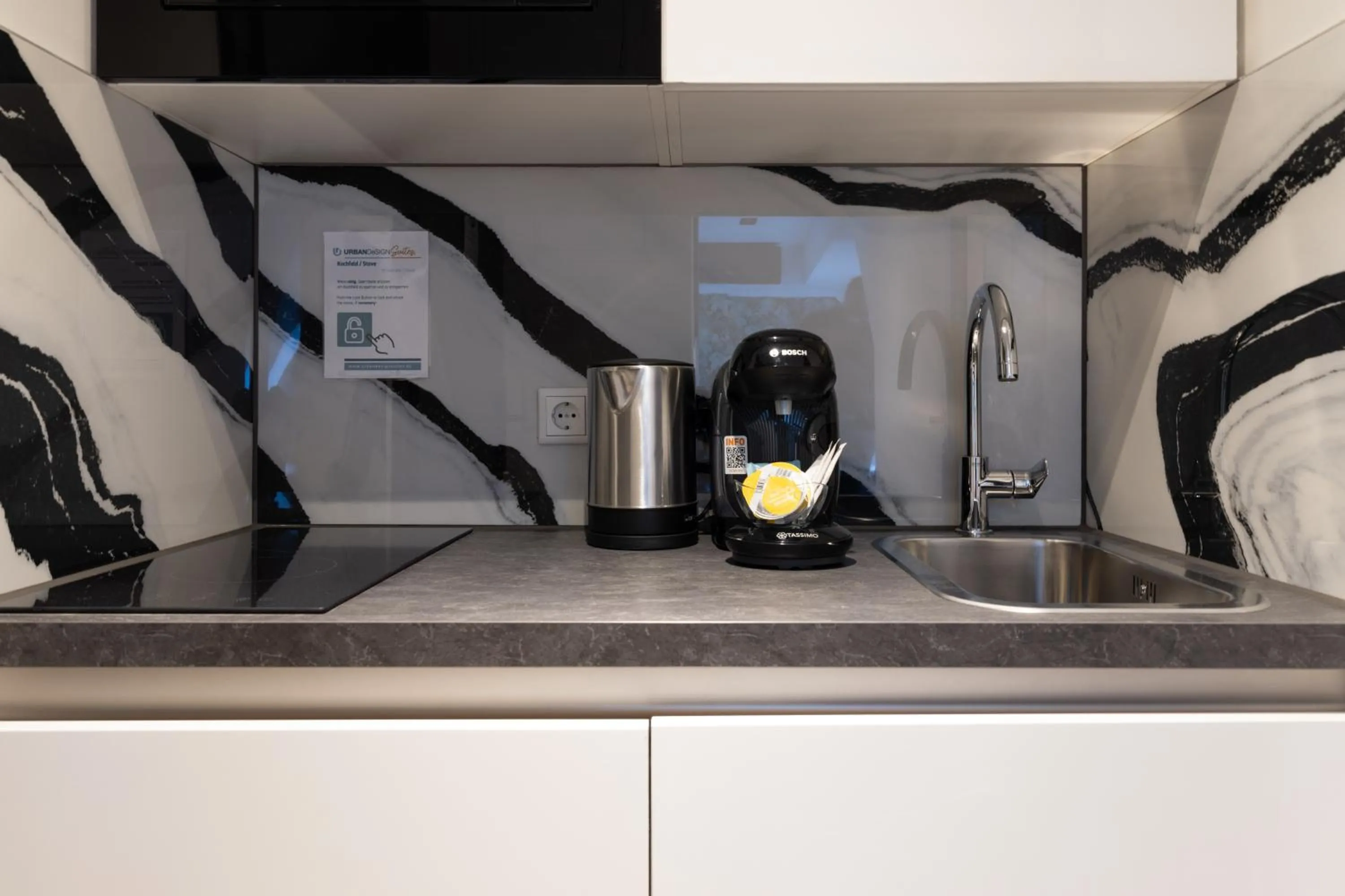 Coffee/tea facilities in Urban Design Suites Nürnberg