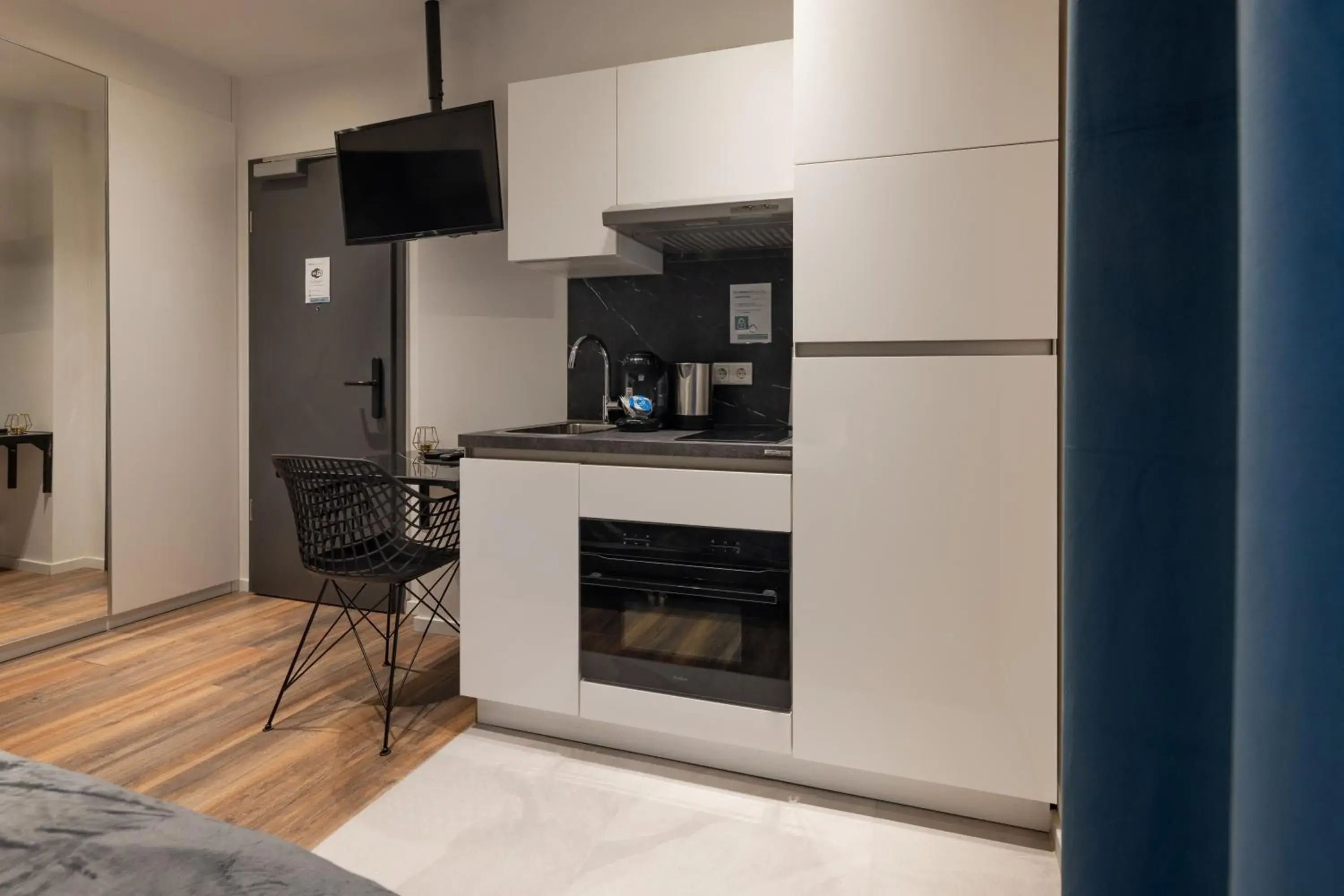 Superior Apartment with Balcony in Urban Design Suites Nürnberg Superior Apartment with Balcony in Urban Design Suites Nürnberg