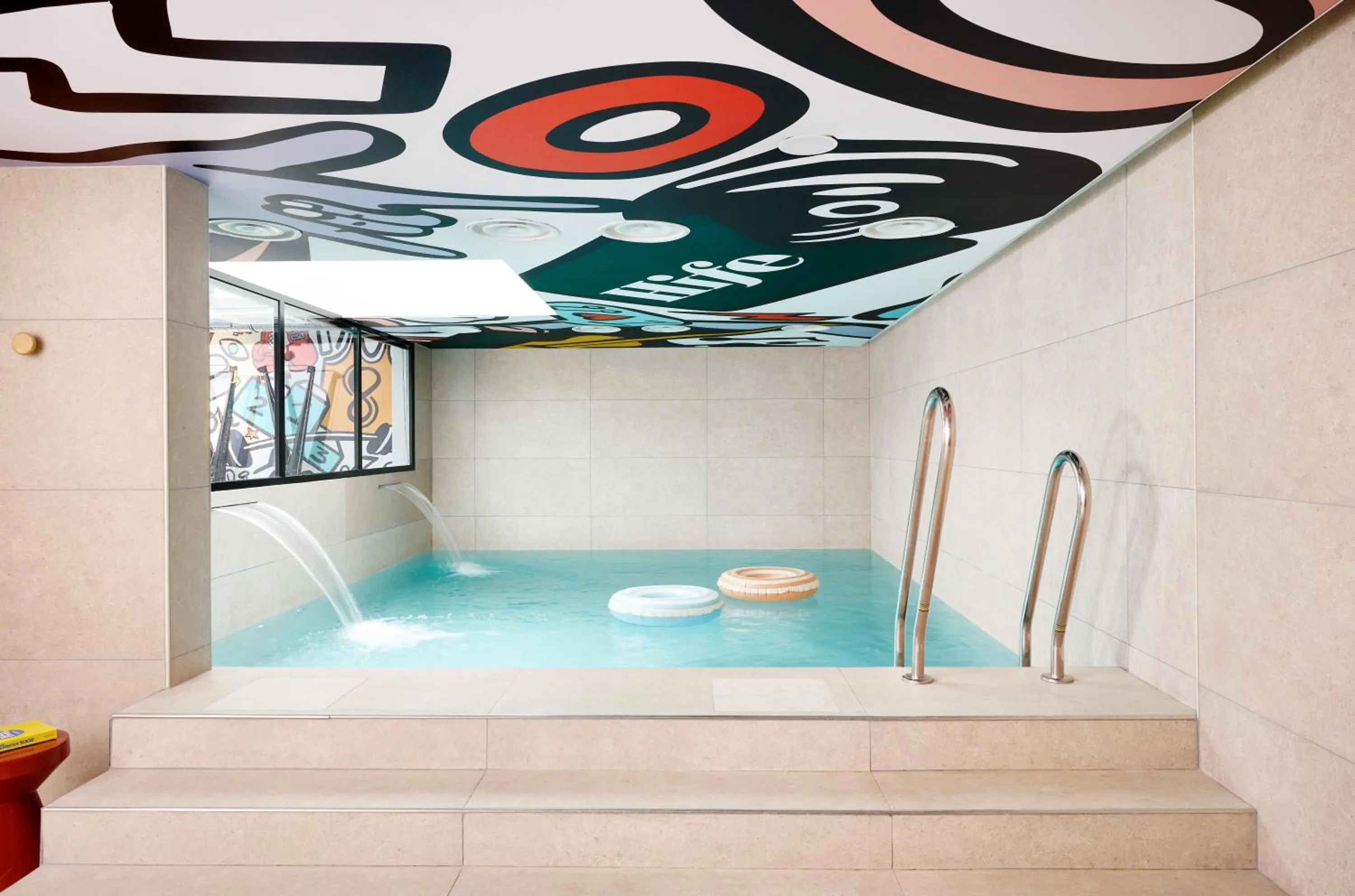 Swimming pool in Hife Paris Issy Porte de Versailles