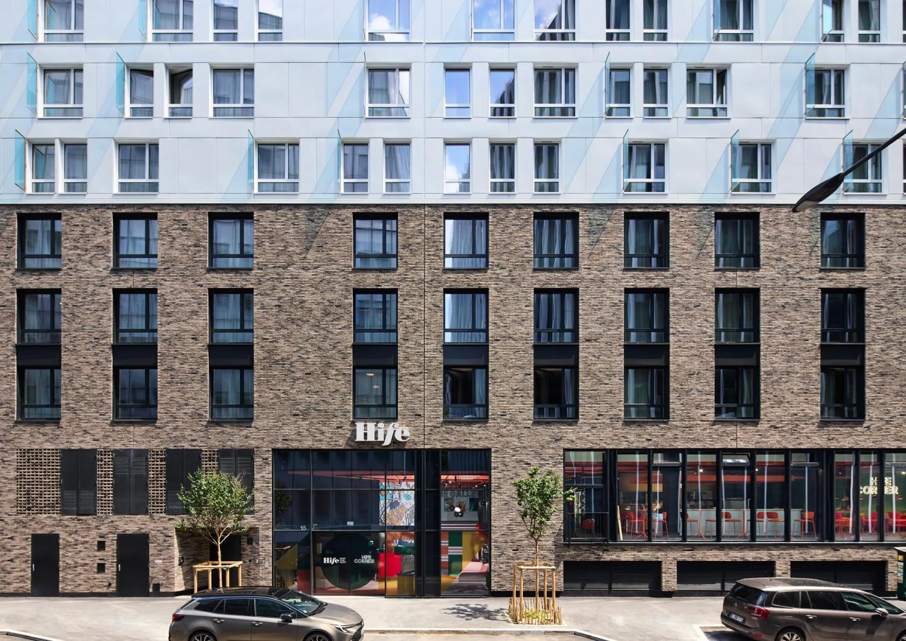 Property building in Hife Paris Issy Porte de Versailles