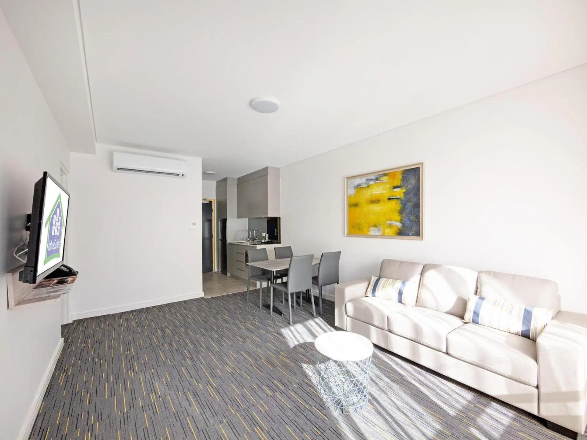 TV and multimedia in Value Suites Penrith