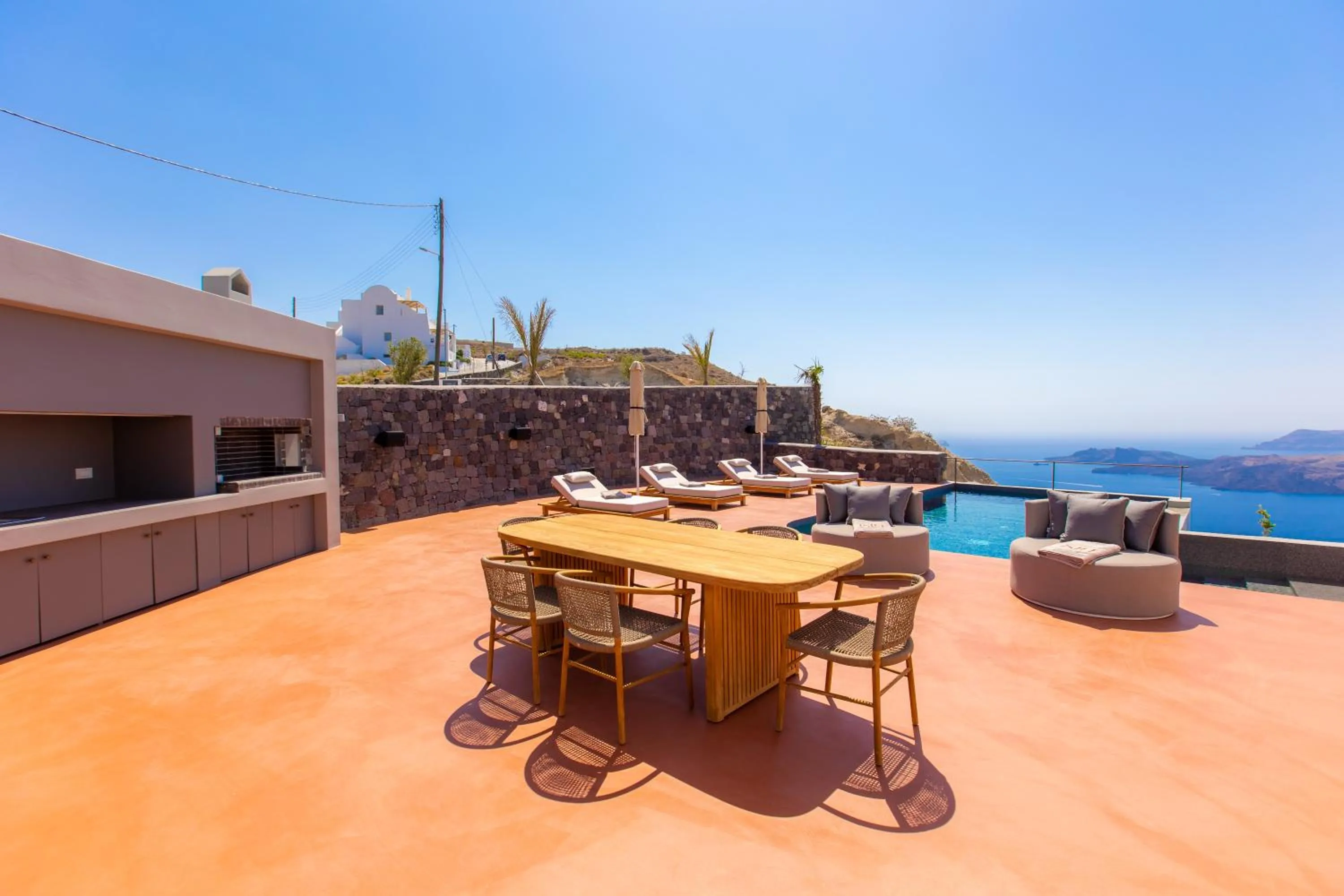 Swimming pool in Islet Santorini Infinity Caldera Villa