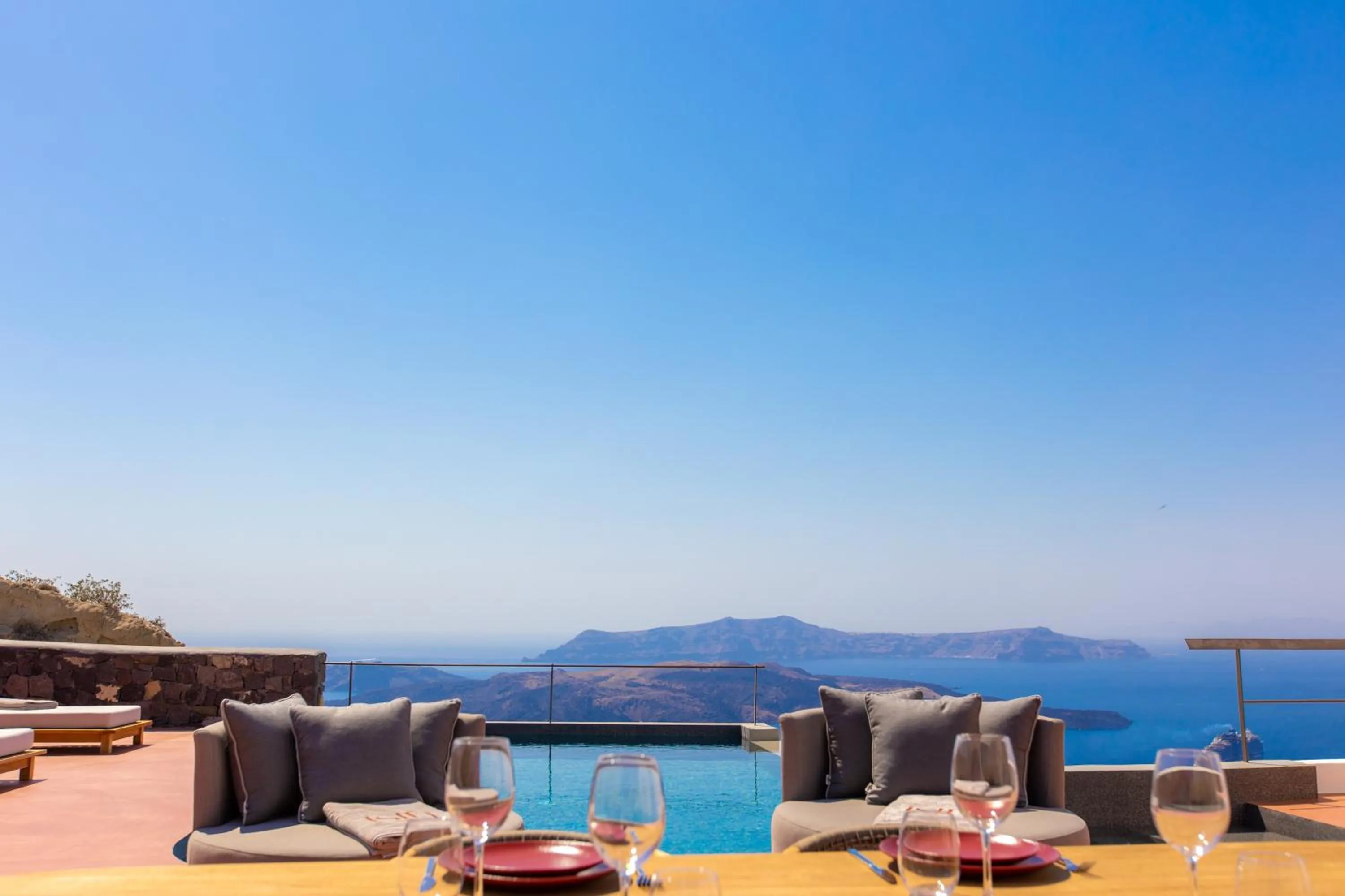 Swimming pool in Islet Santorini Infinity Caldera Villa