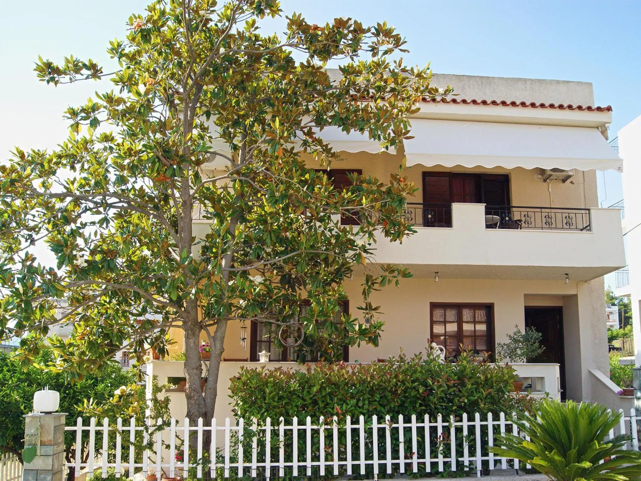 Facade/entrance in Iliotropio Studios