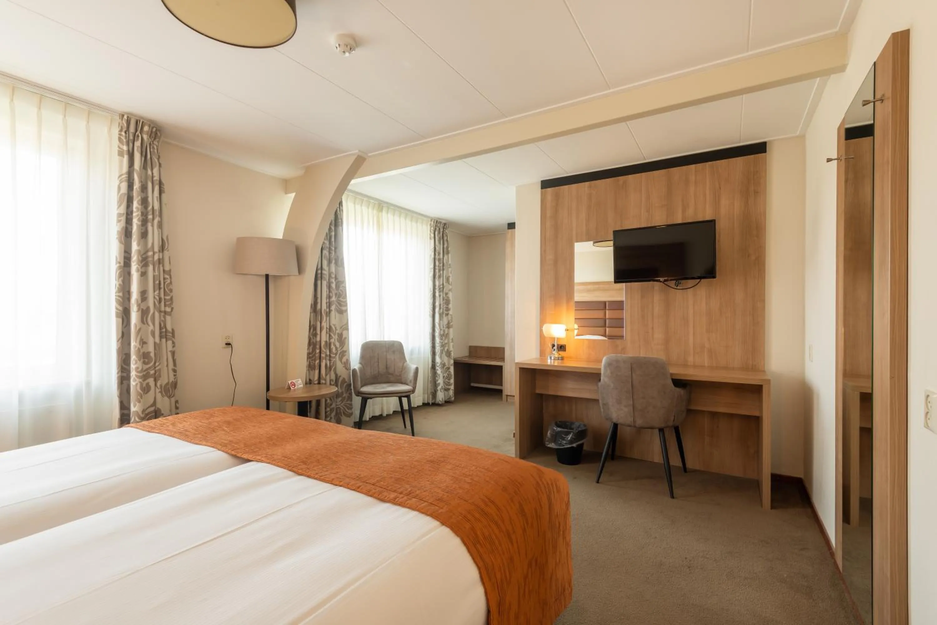 Photo of the whole room, Bed in Hotel de Landmarke by Flow