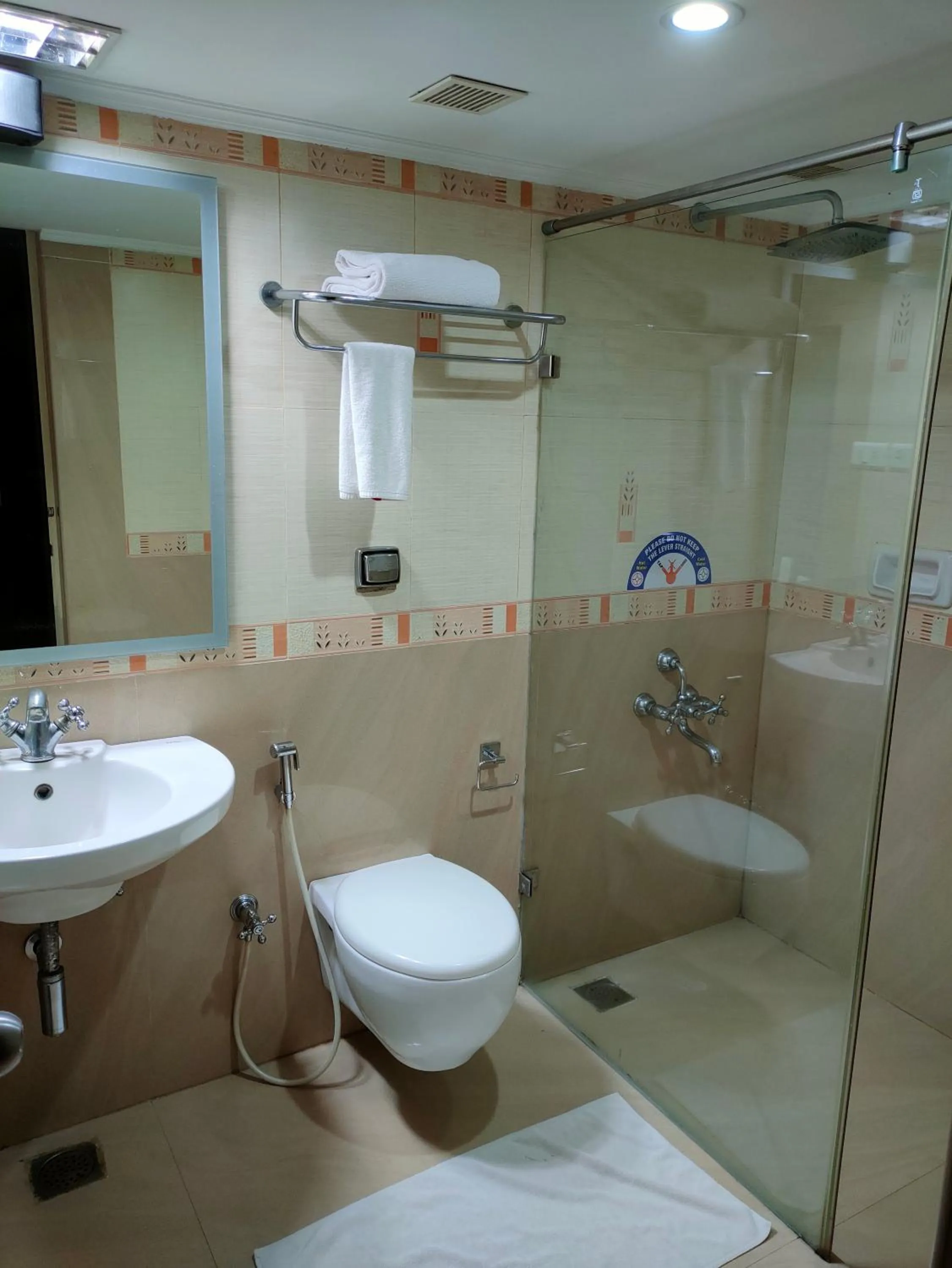 Bathroom in SRM Hotel Trichy