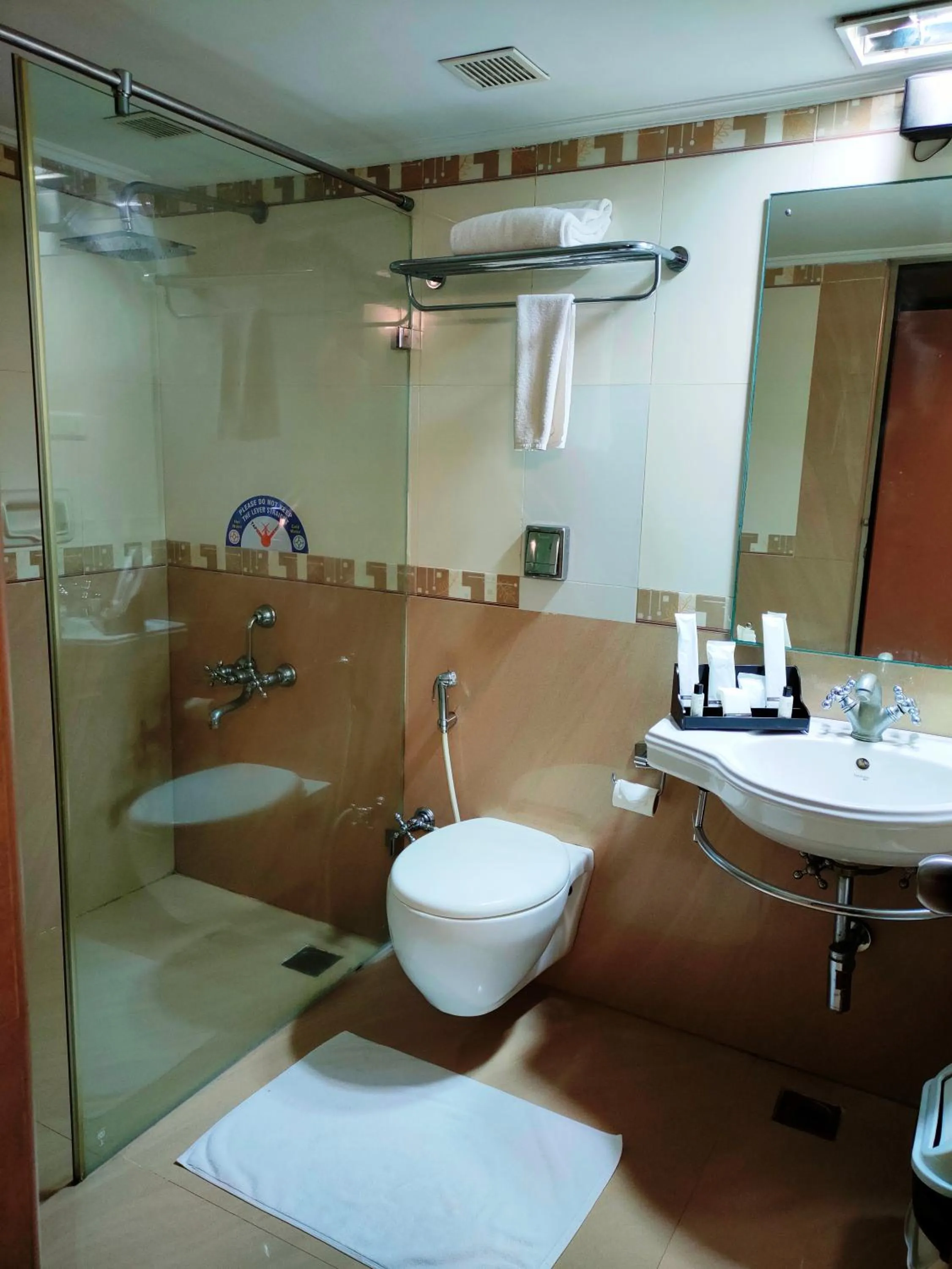 Bathroom in SRM Hotel Trichy
