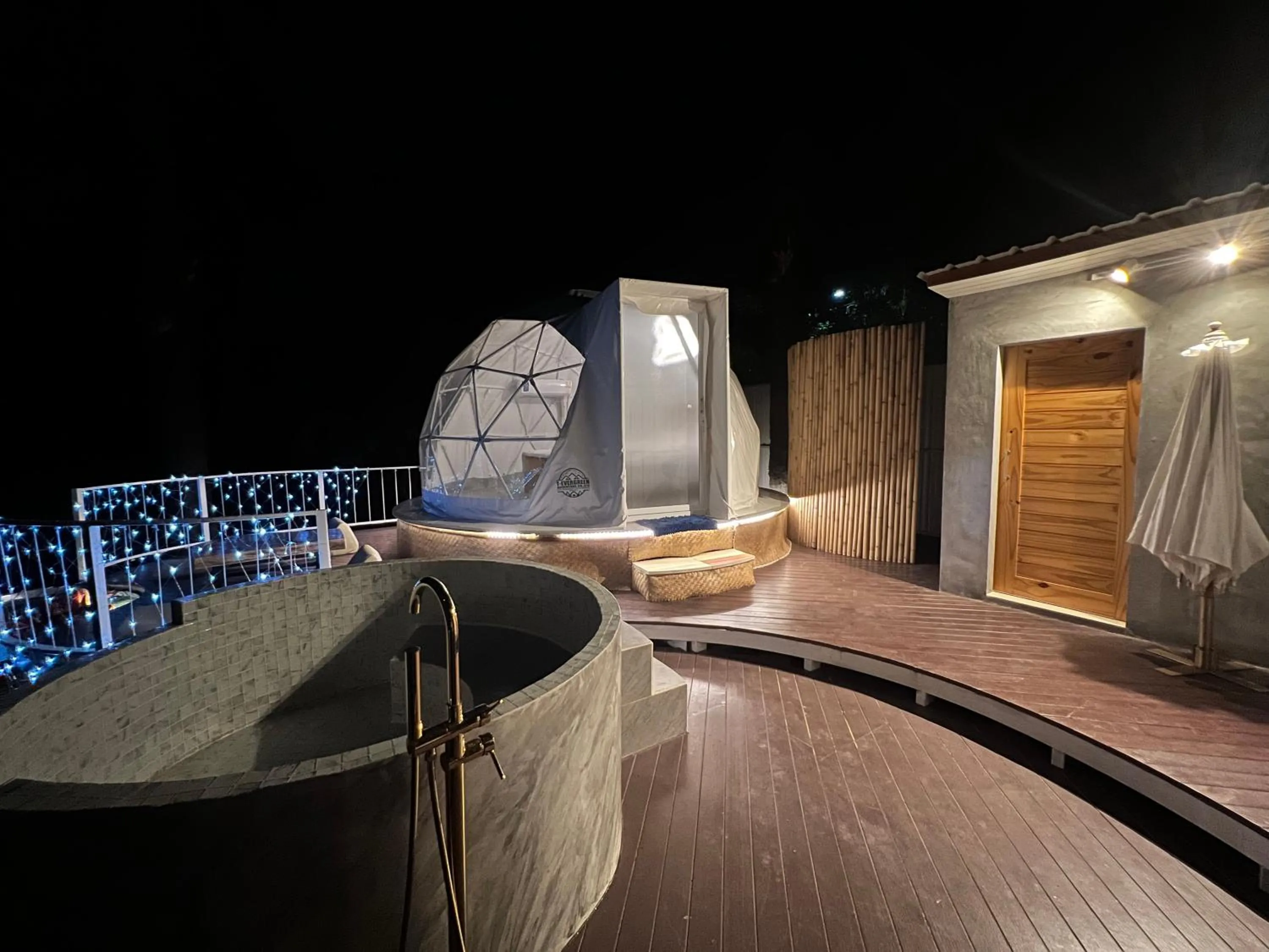 Night in Pang Long Chao resort