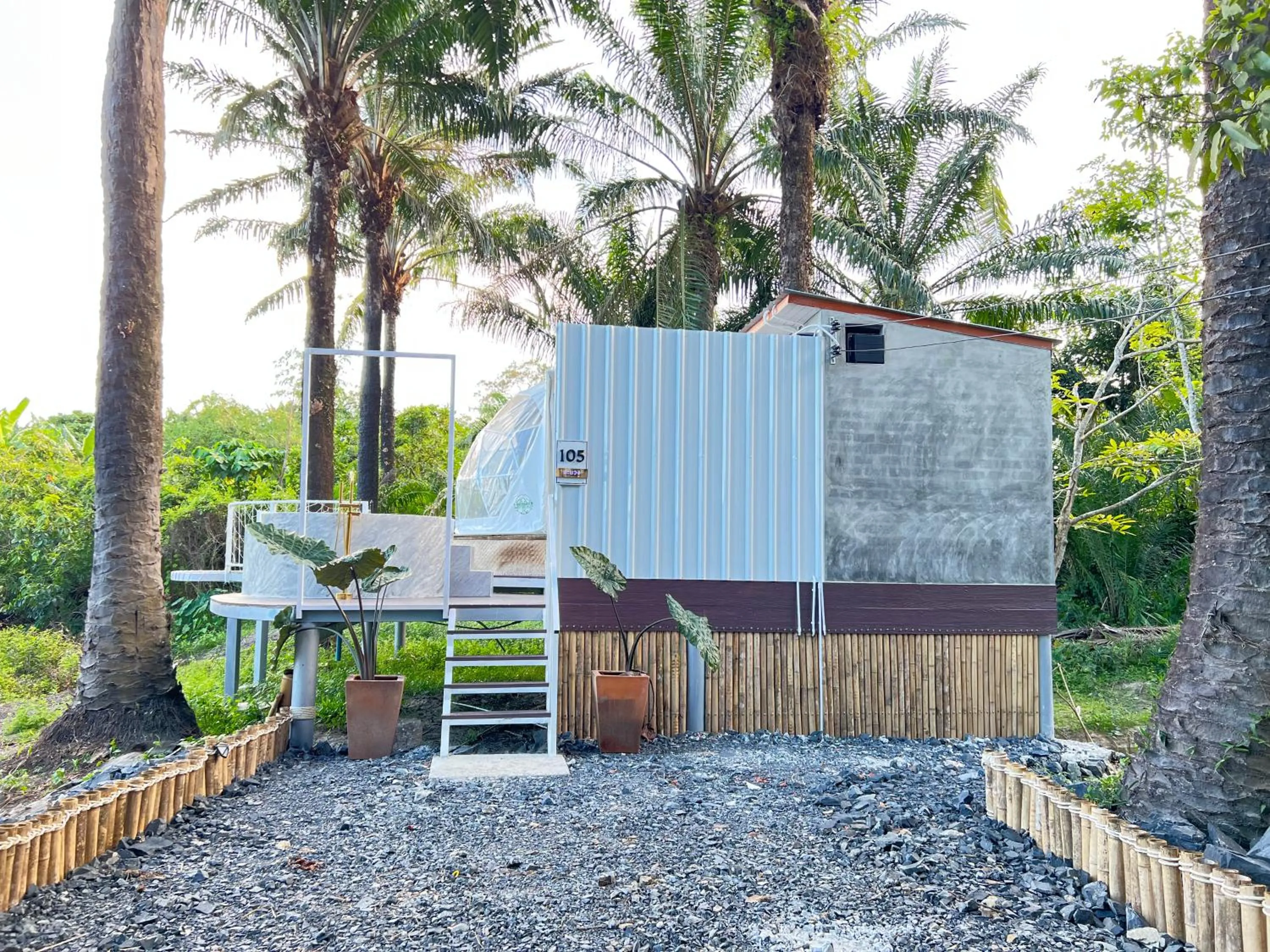 Property building in Pang Long Chao resort