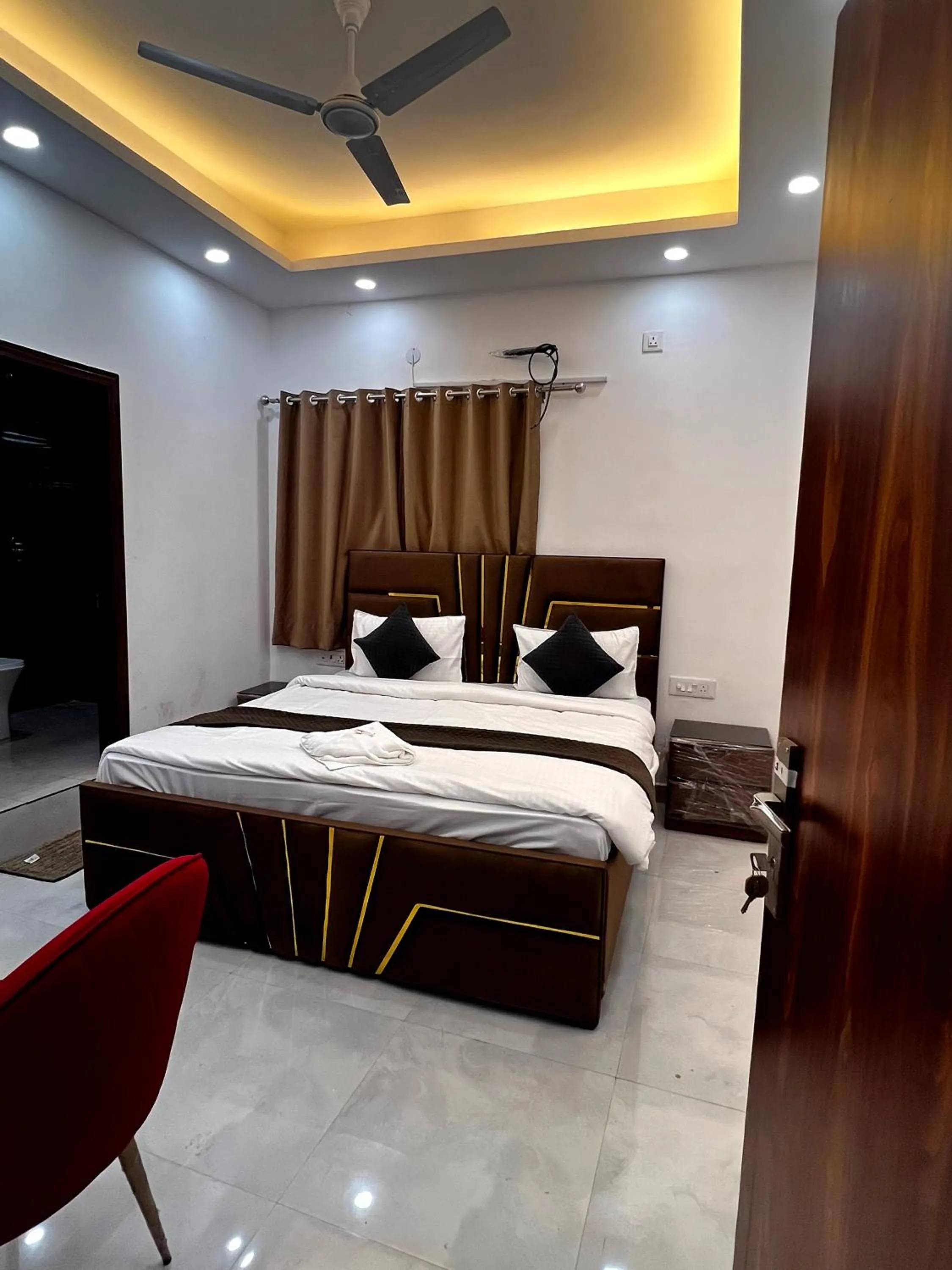 Bed in Hotel Trending Stay