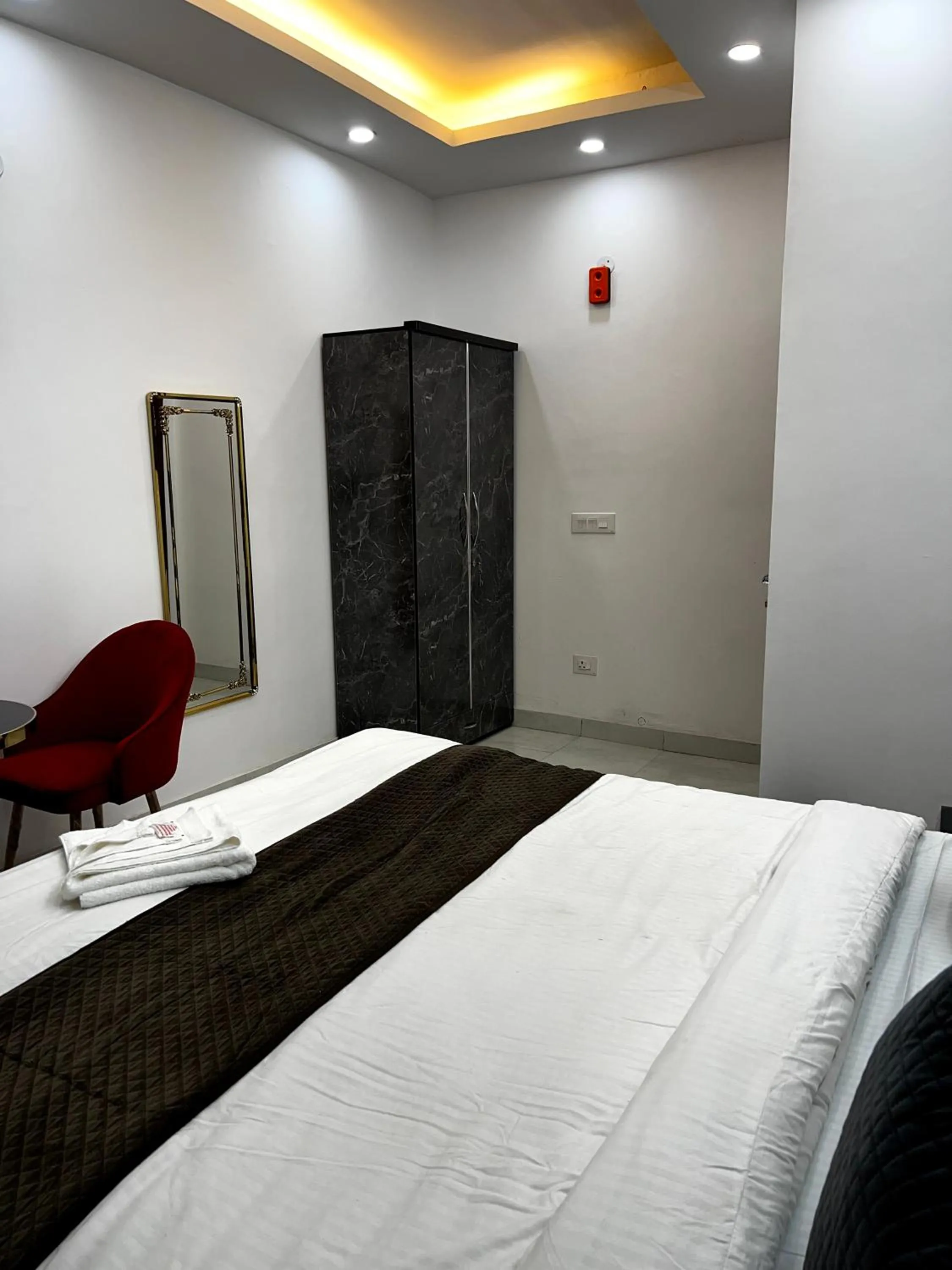 Bed in Hotel Trending Stay