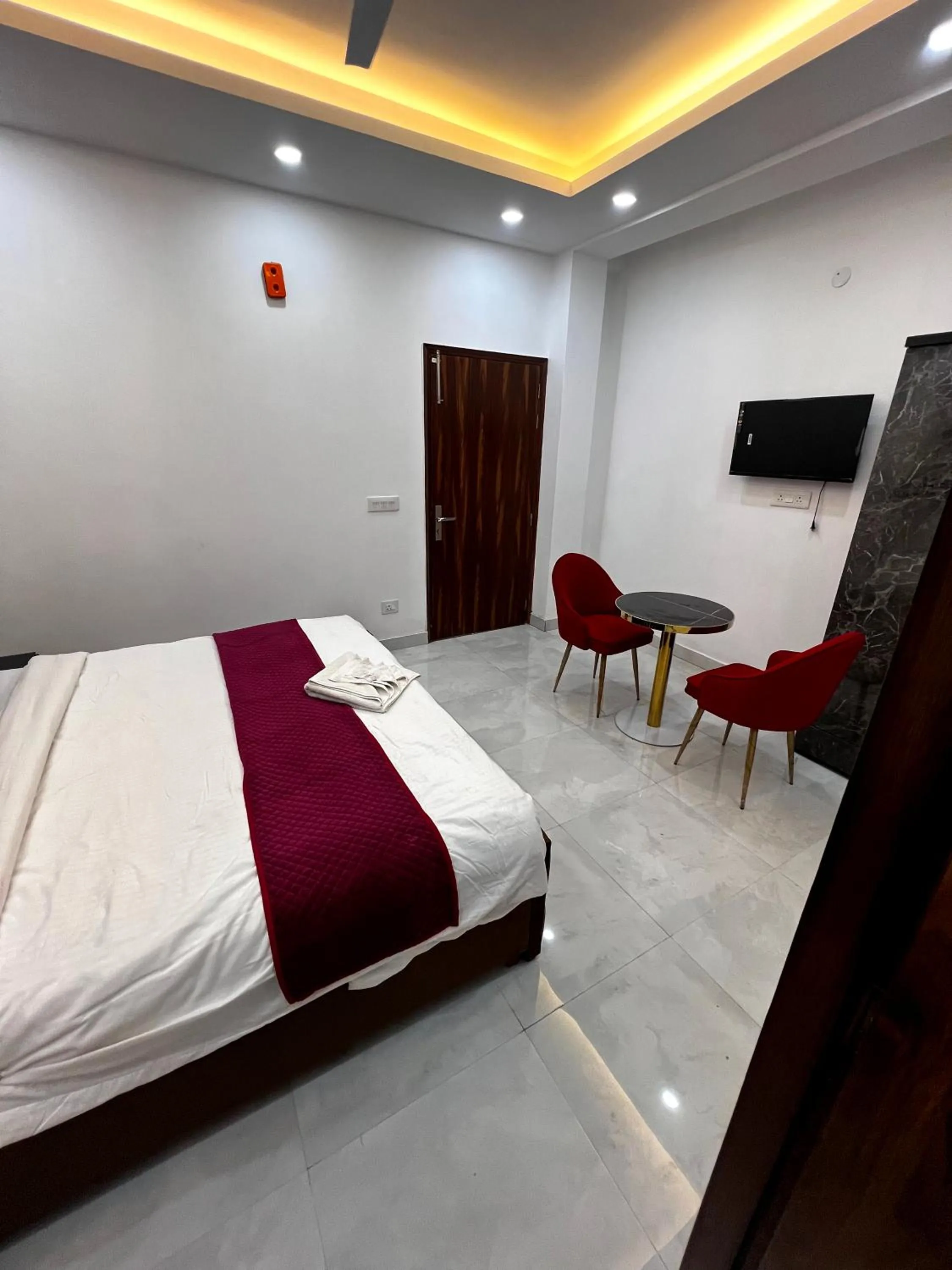 Bed in Hotel Trending Stay