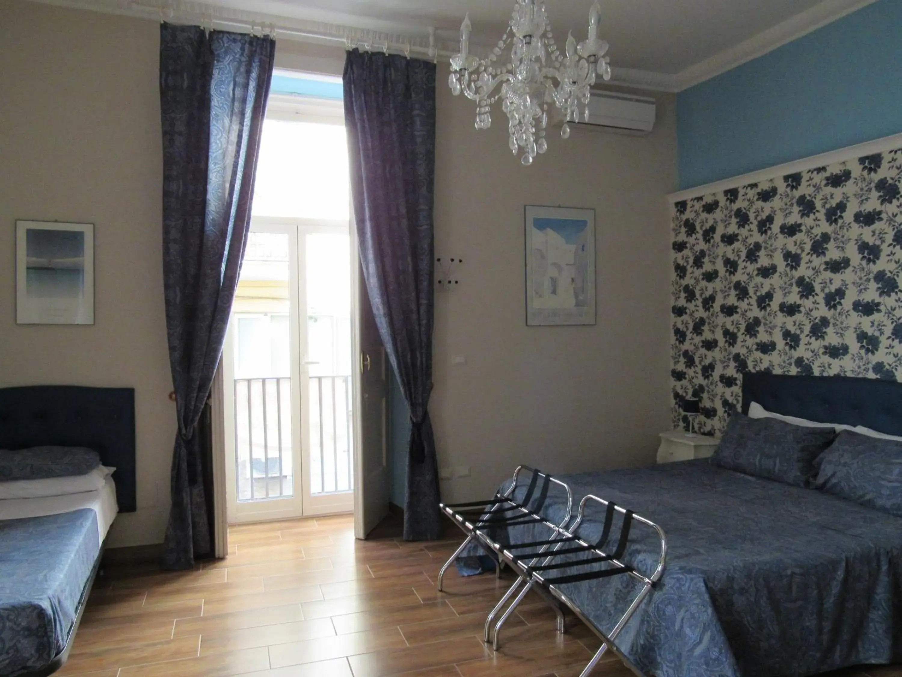 Triple Room with Private Bathroom in Bed and Breakfast Speranzella Triple Room with Private Bathroom in Bed and Breakfast Speranzella